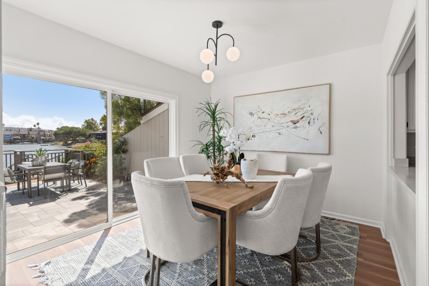 Detail Gallery Image 18 of 71 For 17 Spinnaker Pl, Redwood City,  CA 94065 - 3 Beds | 2/1 Baths