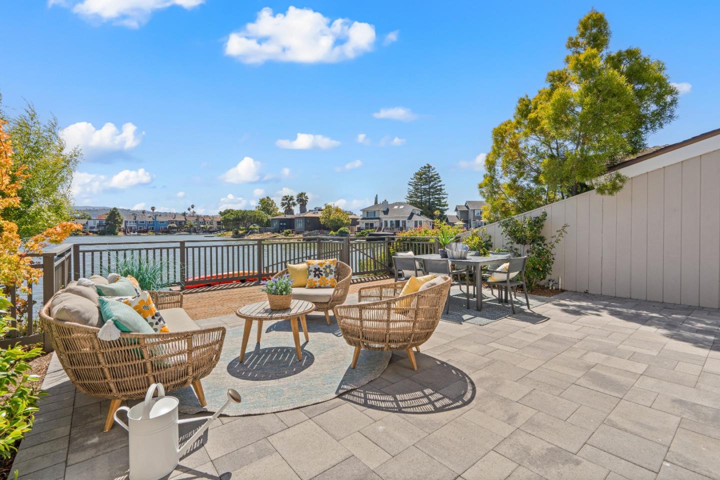 Detail Gallery Image 20 of 71 For 17 Spinnaker Pl, Redwood City,  CA 94065 - 3 Beds | 2/1 Baths