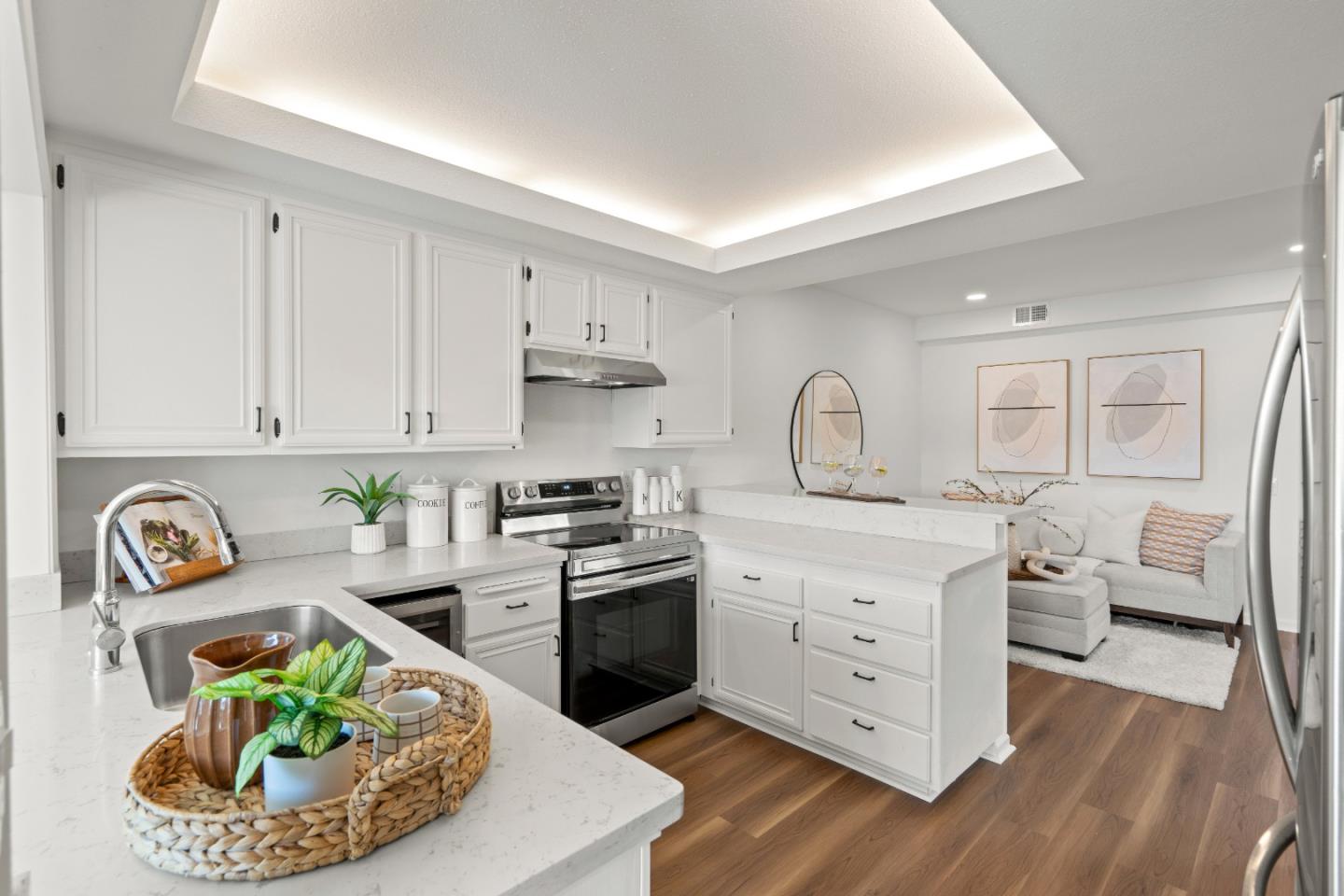 Detail Gallery Image 28 of 71 For 17 Spinnaker Pl, Redwood City,  CA 94065 - 3 Beds | 2/1 Baths