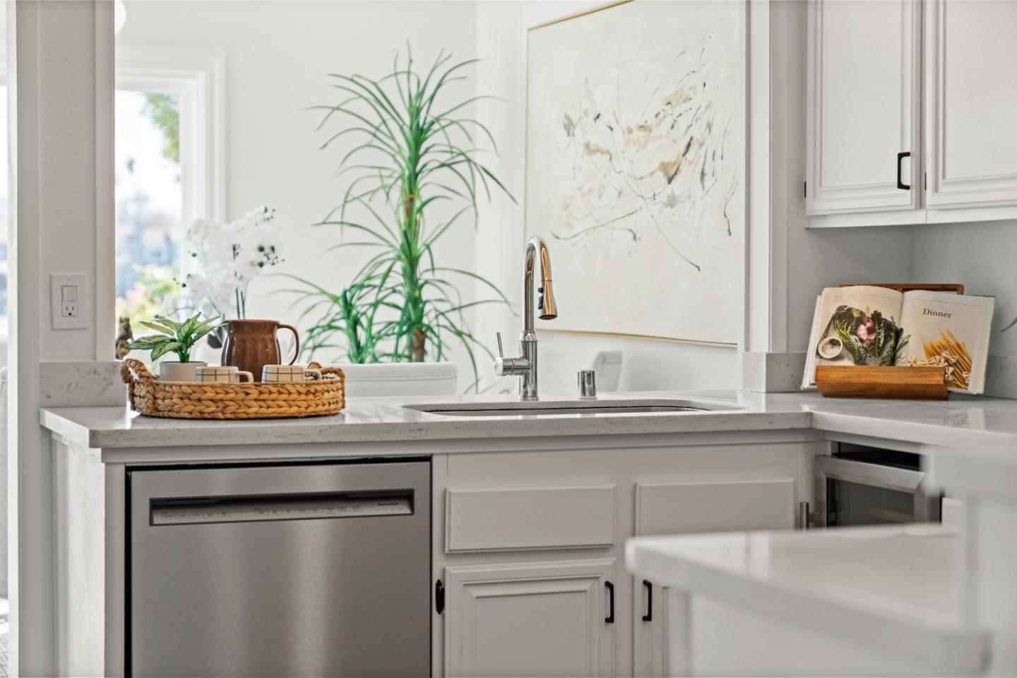 Detail Gallery Image 30 of 71 For 17 Spinnaker Pl, Redwood City,  CA 94065 - 3 Beds | 2/1 Baths