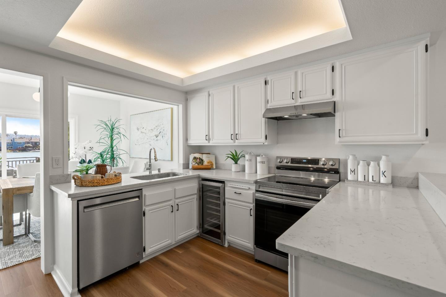 Detail Gallery Image 31 of 71 For 17 Spinnaker Pl, Redwood City,  CA 94065 - 3 Beds | 2/1 Baths