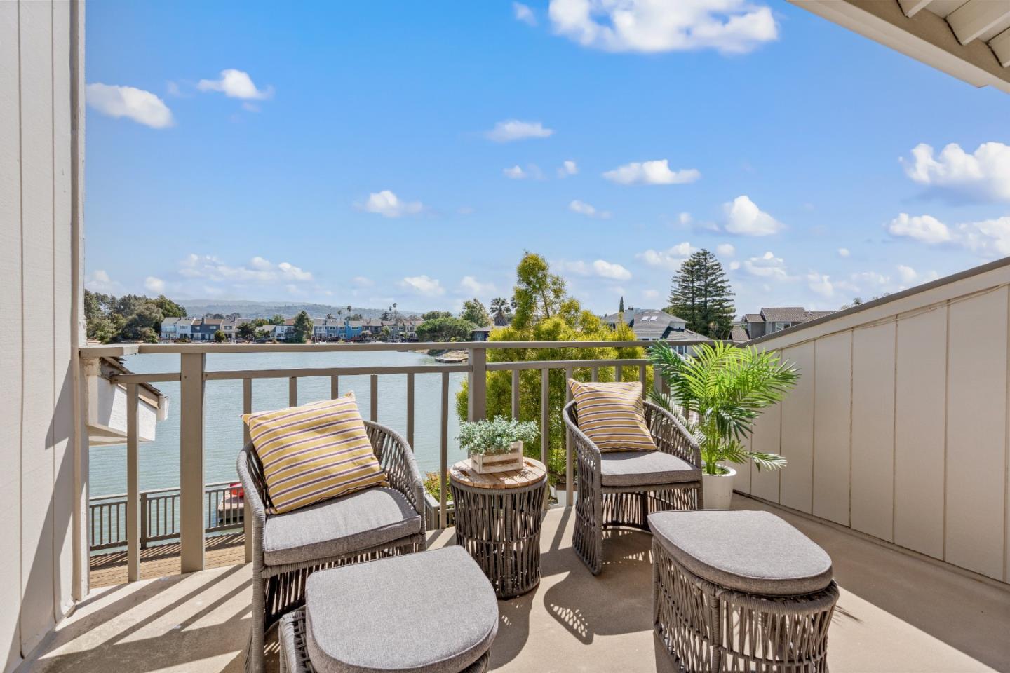 Detail Gallery Image 44 of 71 For 17 Spinnaker Pl, Redwood City,  CA 94065 - 3 Beds | 2/1 Baths