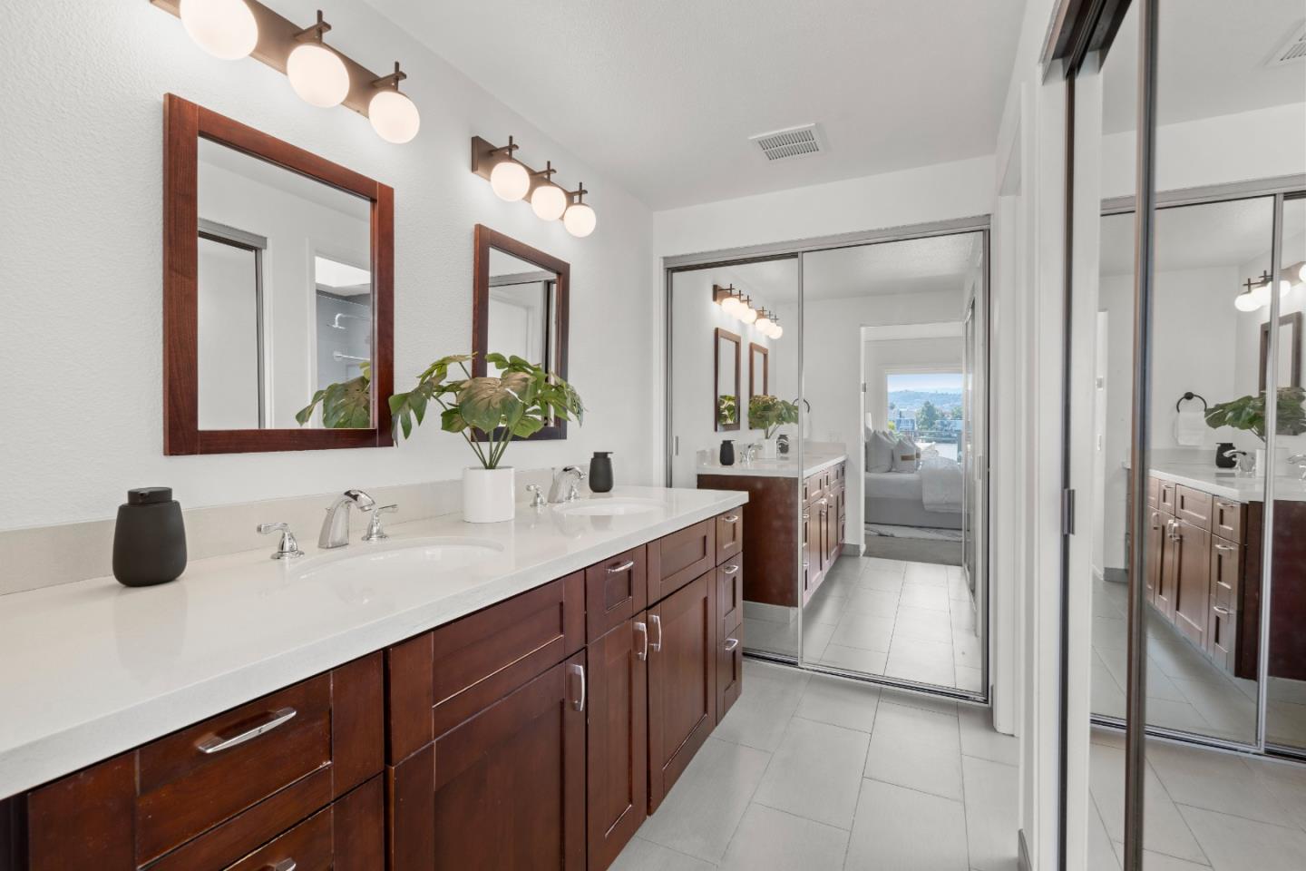 Detail Gallery Image 46 of 71 For 17 Spinnaker Pl, Redwood City,  CA 94065 - 3 Beds | 2/1 Baths
