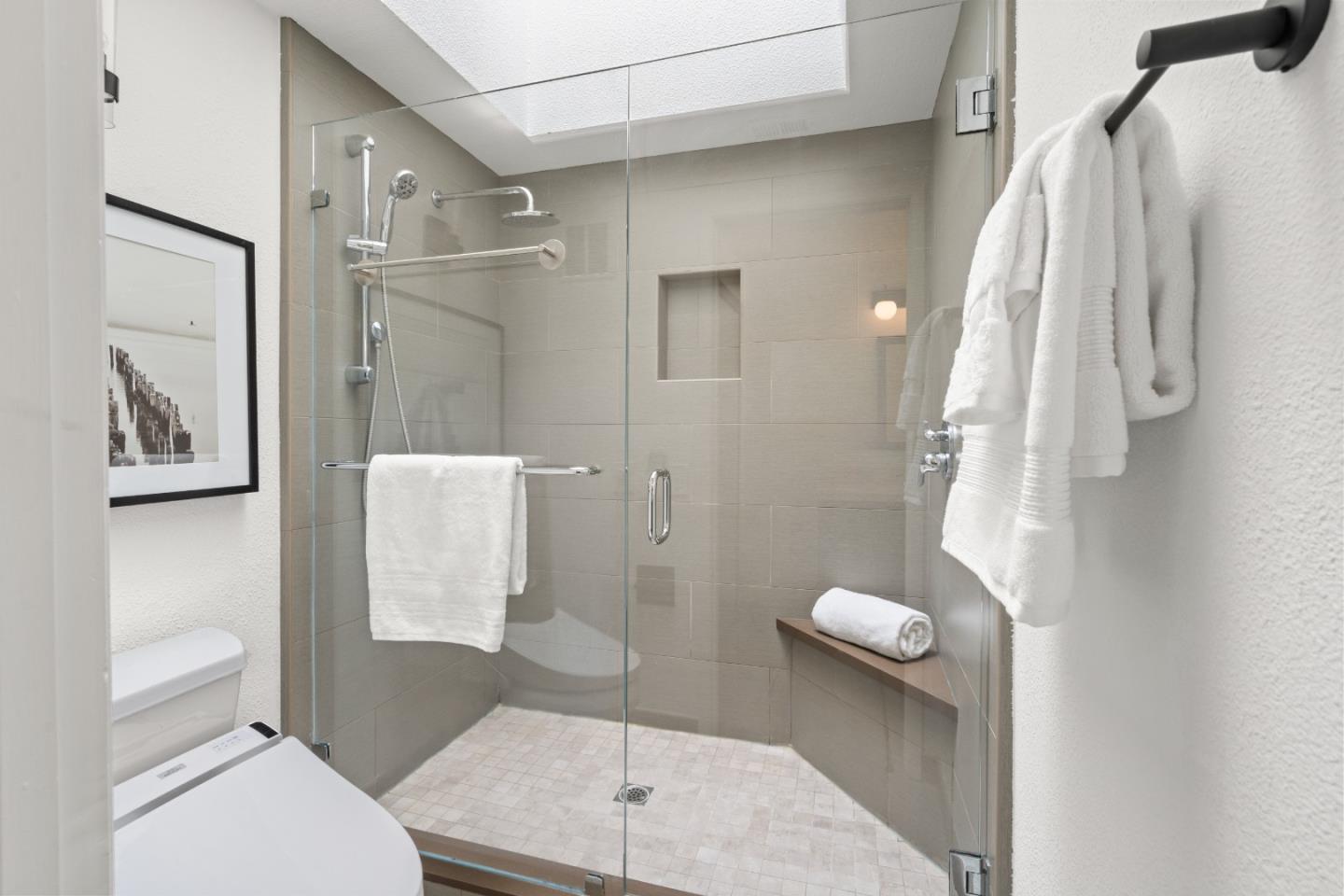 Detail Gallery Image 48 of 71 For 17 Spinnaker Pl, Redwood City,  CA 94065 - 3 Beds | 2/1 Baths