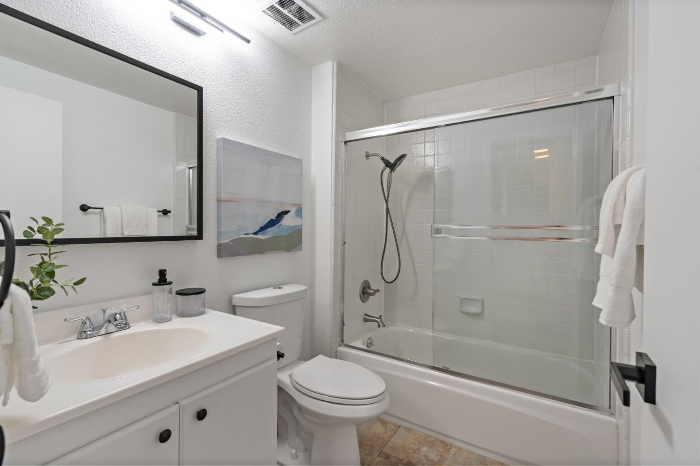 Detail Gallery Image 56 of 71 For 17 Spinnaker Pl, Redwood City,  CA 94065 - 3 Beds | 2/1 Baths