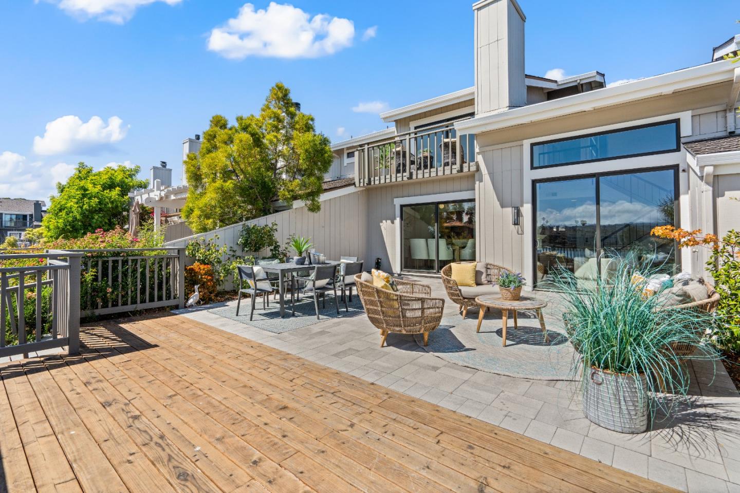Detail Gallery Image 65 of 71 For 17 Spinnaker Pl, Redwood City,  CA 94065 - 3 Beds | 2/1 Baths