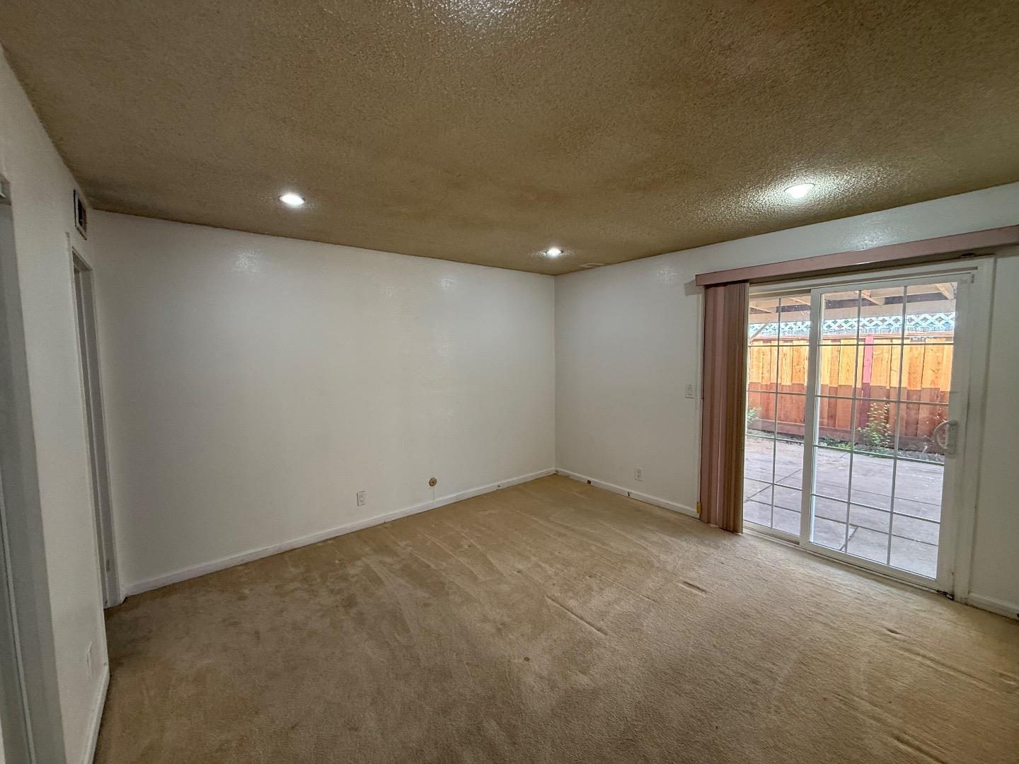 Detail Gallery Image 12 of 20 For 835 Saraband Way, San Jose,  CA 95122 - 3 Beds | 2 Baths