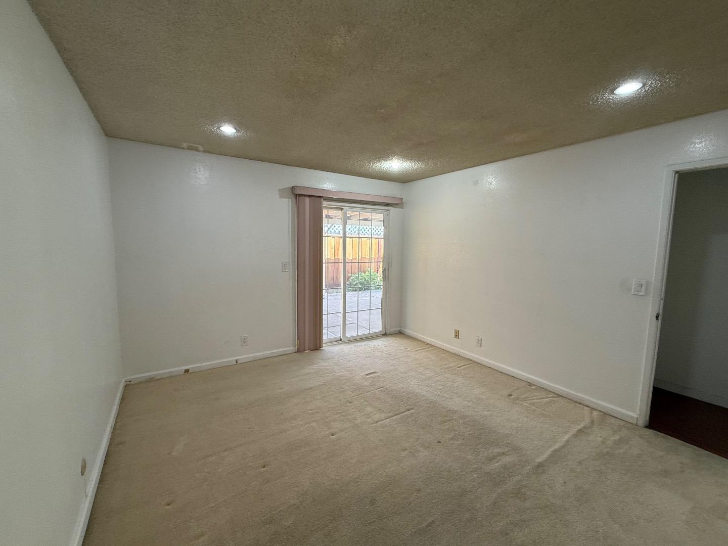 Detail Gallery Image 13 of 20 For 835 Saraband Way, San Jose,  CA 95122 - 3 Beds | 2 Baths