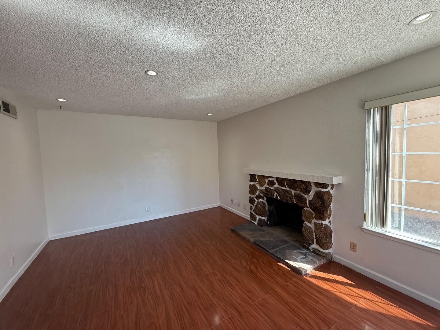 Detail Gallery Image 3 of 20 For 835 Saraband Way, San Jose,  CA 95122 - 3 Beds | 2 Baths