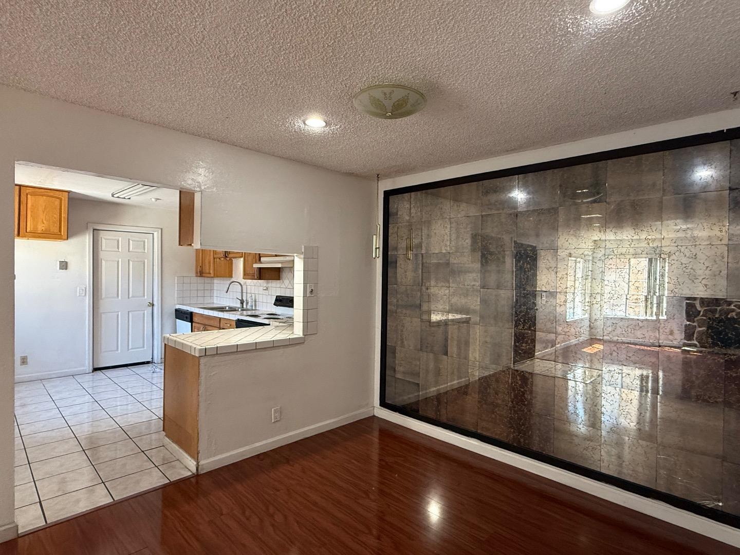 Detail Gallery Image 9 of 20 For 835 Saraband Way, San Jose,  CA 95122 - 3 Beds | 2 Baths