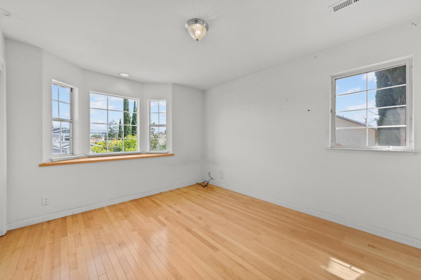 Detail Gallery Image 23 of 31 For 21818 Lomita Ave, Cupertino,  CA 95014 - 3 Beds | 3 Baths