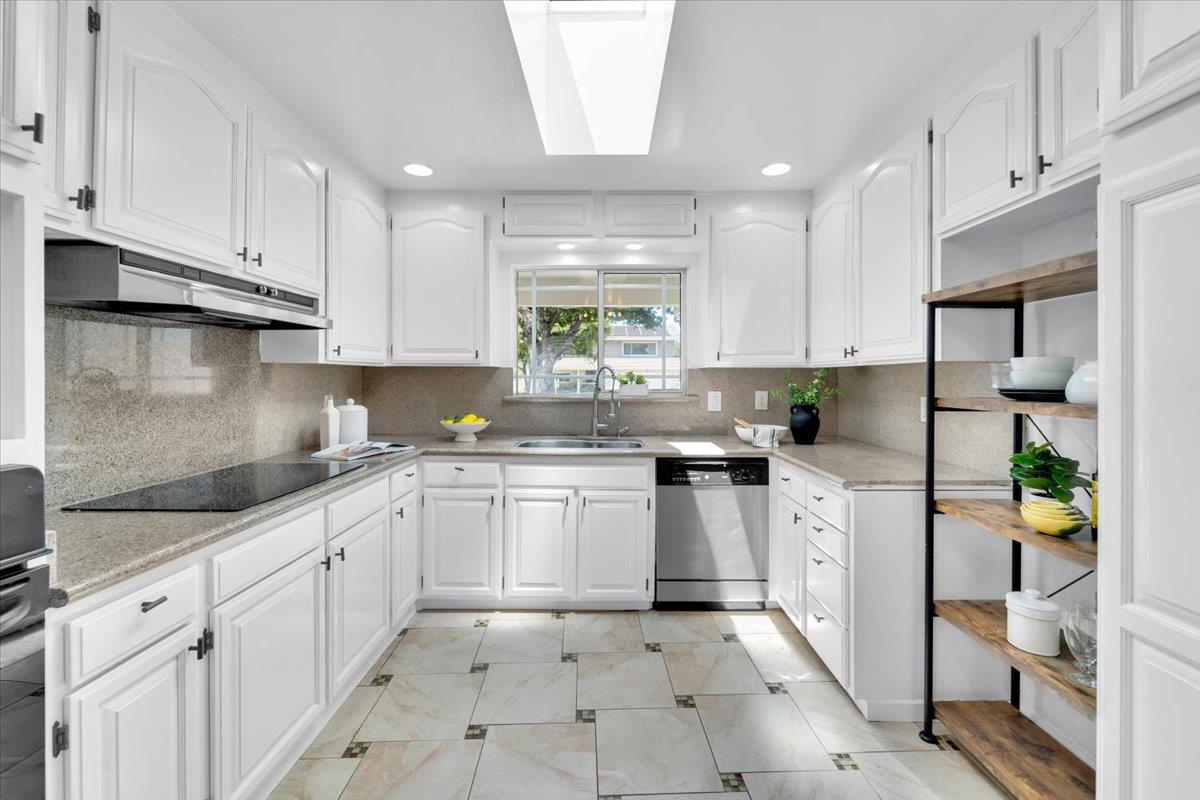 Detail Gallery Image 15 of 46 For 3392 Merrimac Dr, San Jose,  CA 95117 - 4 Beds | 2 Baths
