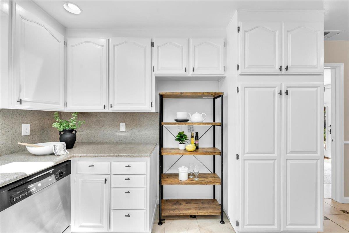 Detail Gallery Image 17 of 46 For 3392 Merrimac Dr, San Jose,  CA 95117 - 4 Beds | 2 Baths