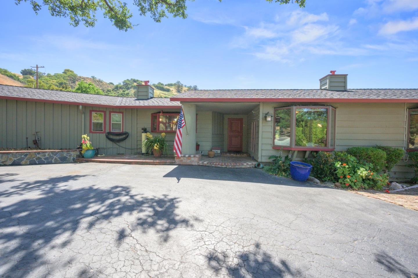 Detail Gallery Image 12 of 77 For 15946 Camino Vista Way, San Jose,  CA 95127 - 4 Beds | 2/1 Baths