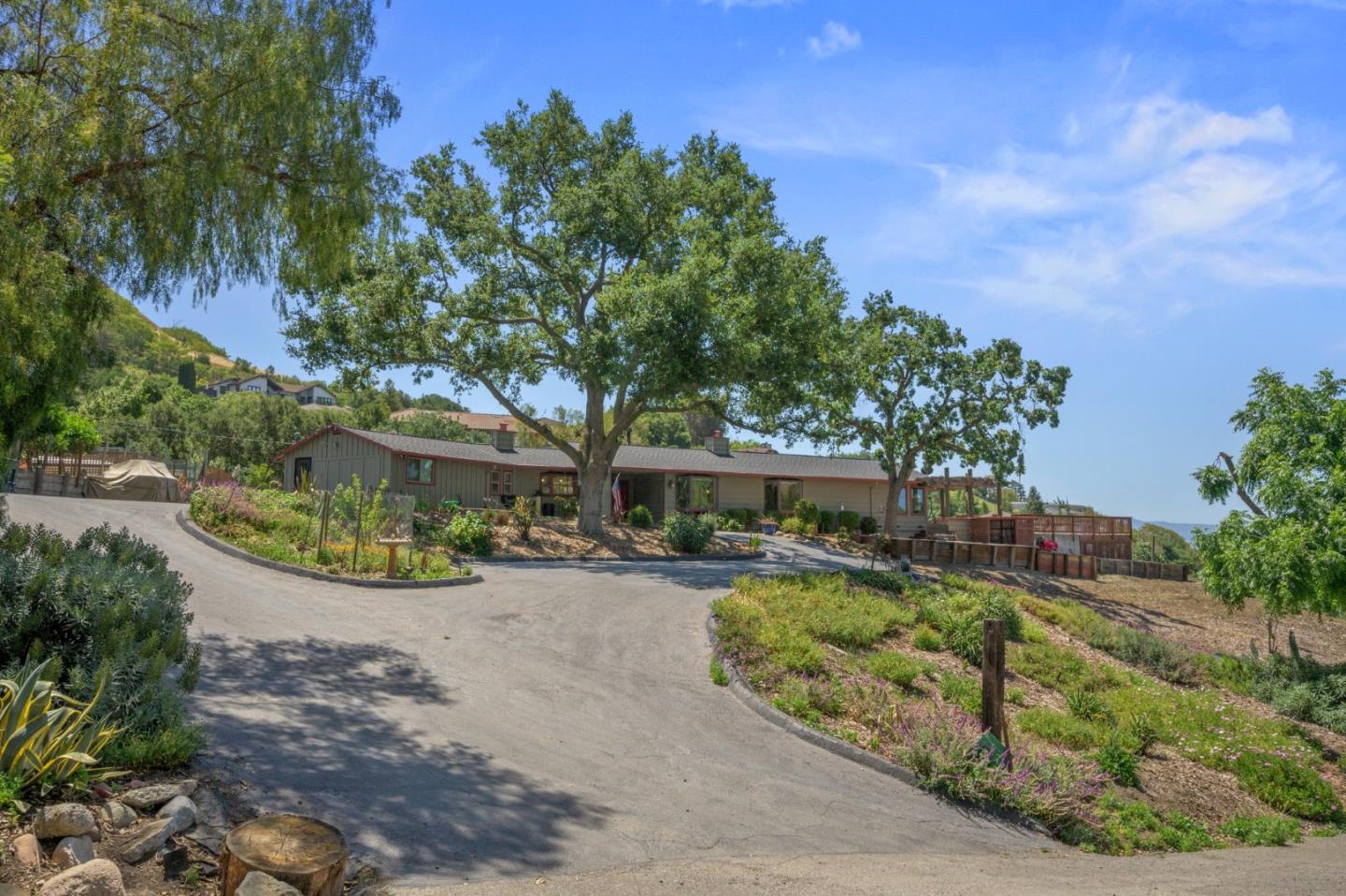Detail Gallery Image 3 of 77 For 15946 Camino Vista Way, San Jose,  CA 95127 - 4 Beds | 2/1 Baths
