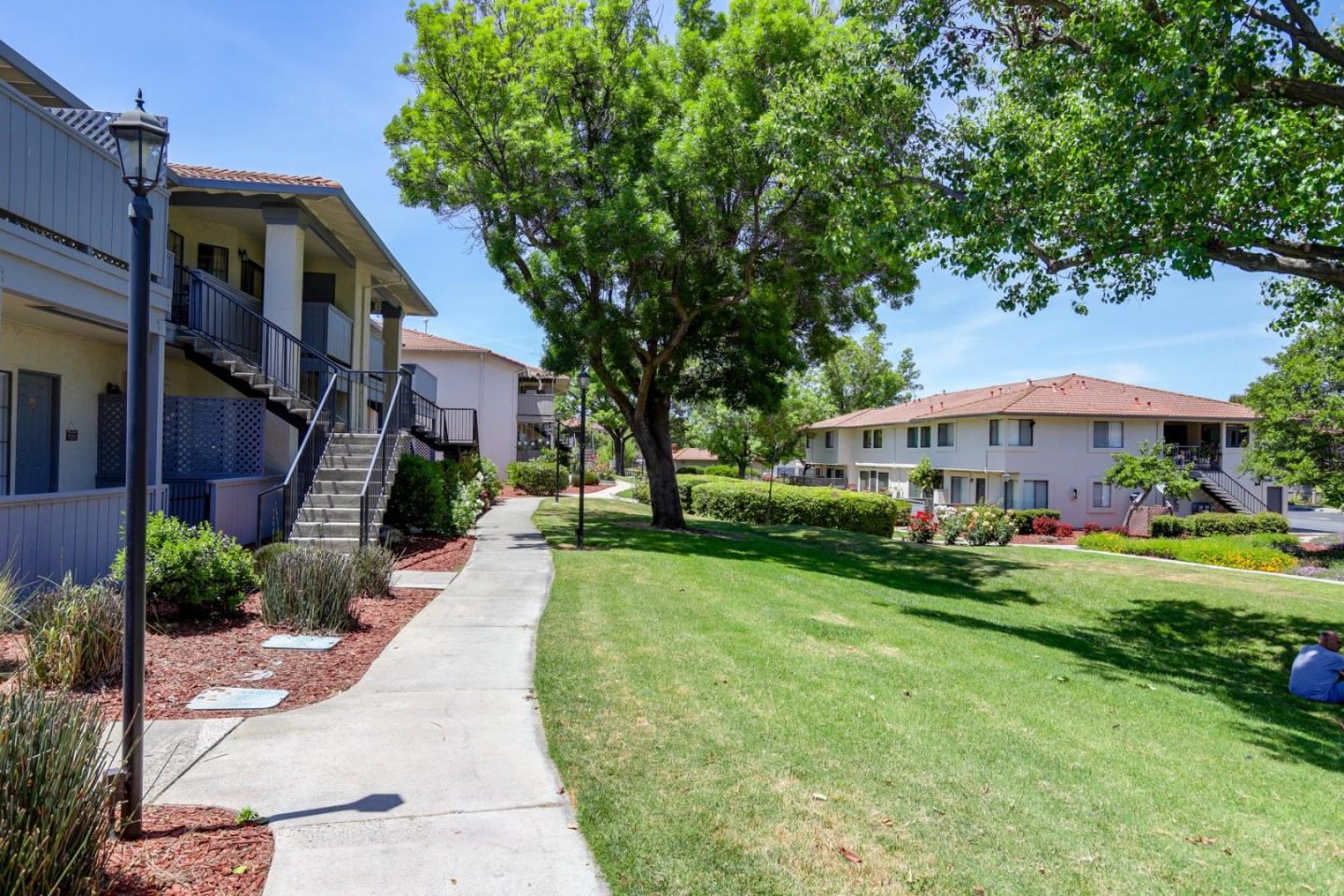 Detail Gallery Image 3 of 24 For 3162 Kenland Dr, San Jose,  CA 95111 - 2 Beds | 1 Baths