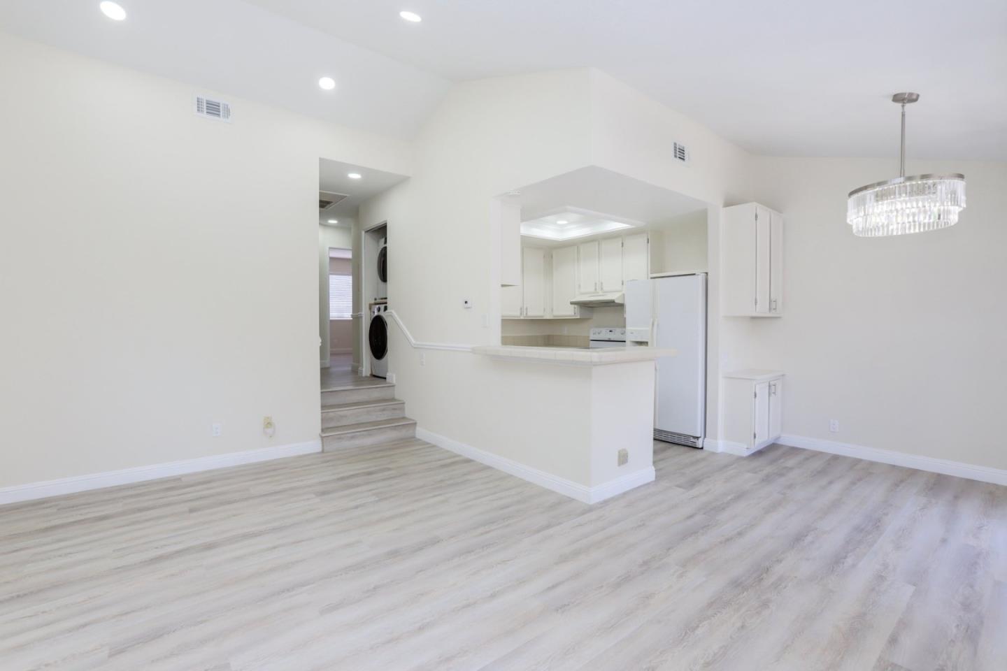 Detail Gallery Image 5 of 24 For 3162 Kenland Dr, San Jose,  CA 95111 - 2 Beds | 1 Baths