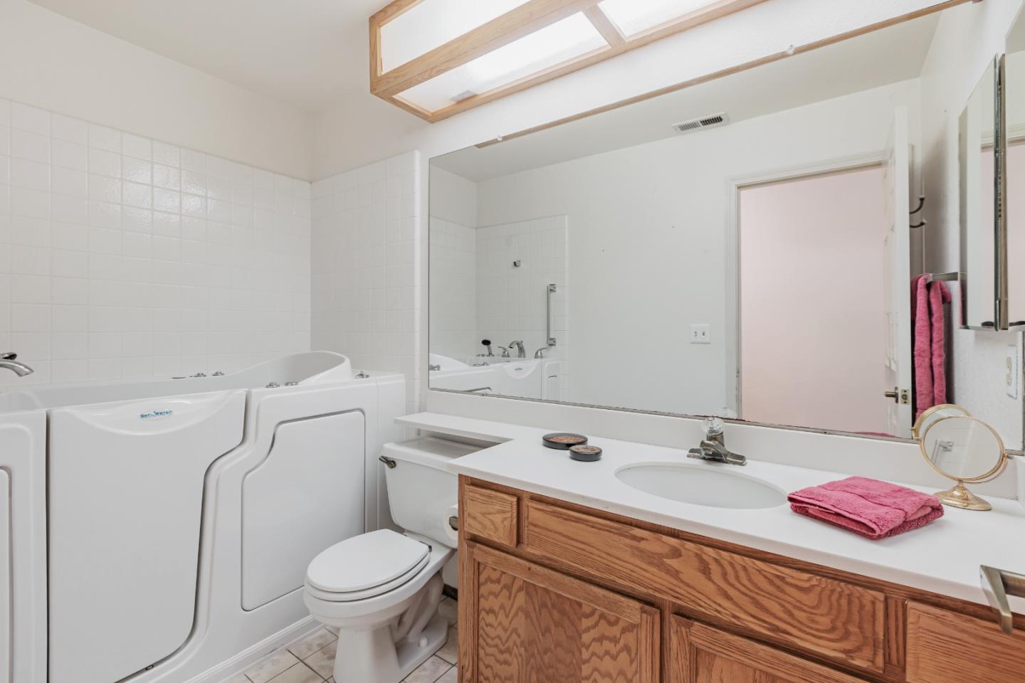 Detail Gallery Image 12 of 17 For 7713 Galloway Dr, San Jose,  CA 95135 - 2 Beds | 2 Baths