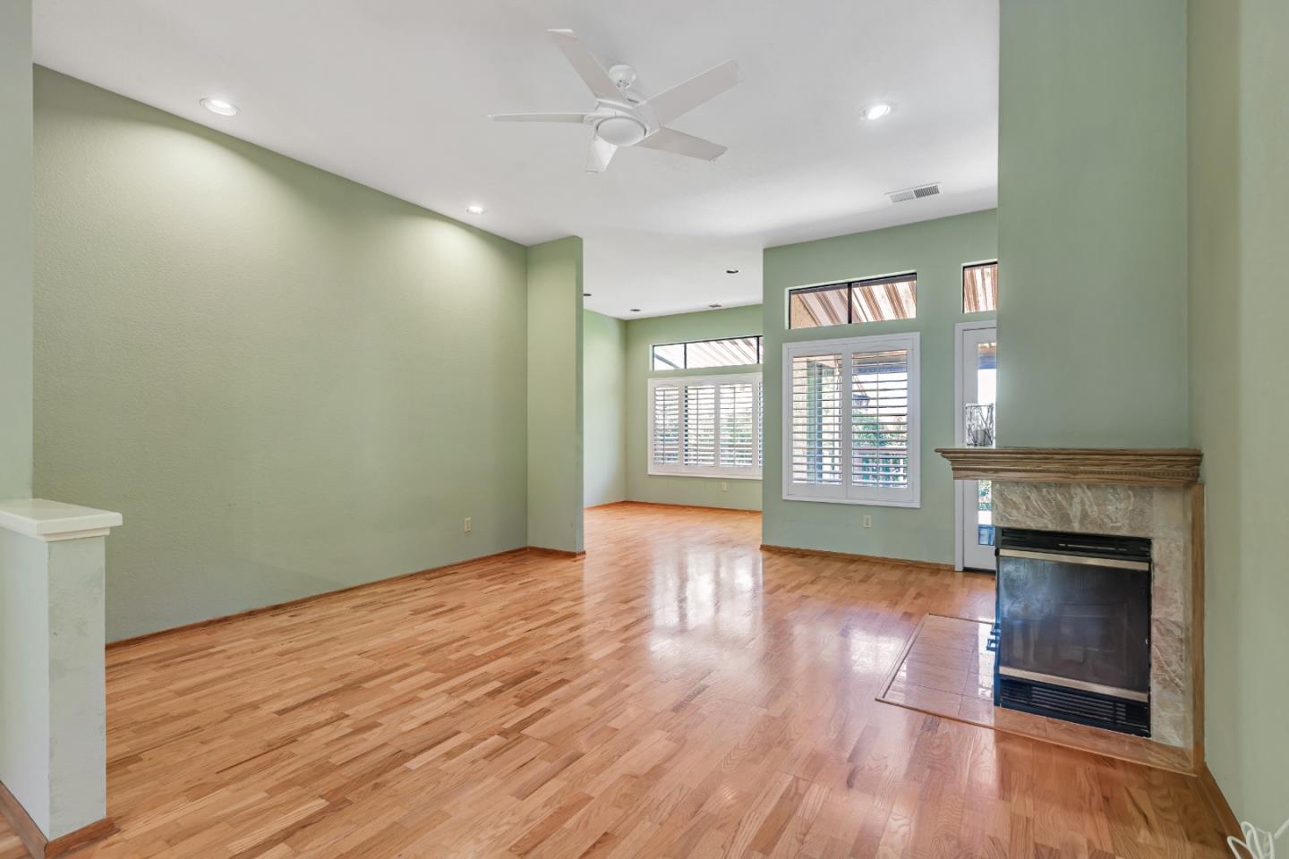 Detail Gallery Image 7 of 17 For 7713 Galloway Dr, San Jose,  CA 95135 - 2 Beds | 2 Baths