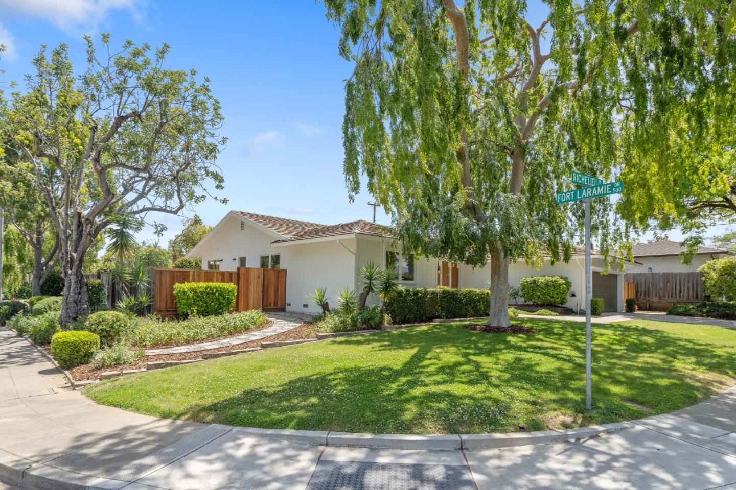 Detail Gallery Image 2 of 23 For 1530 Richelieu Pl, Sunnyvale,  CA 94087 - 3 Beds | 2 Baths