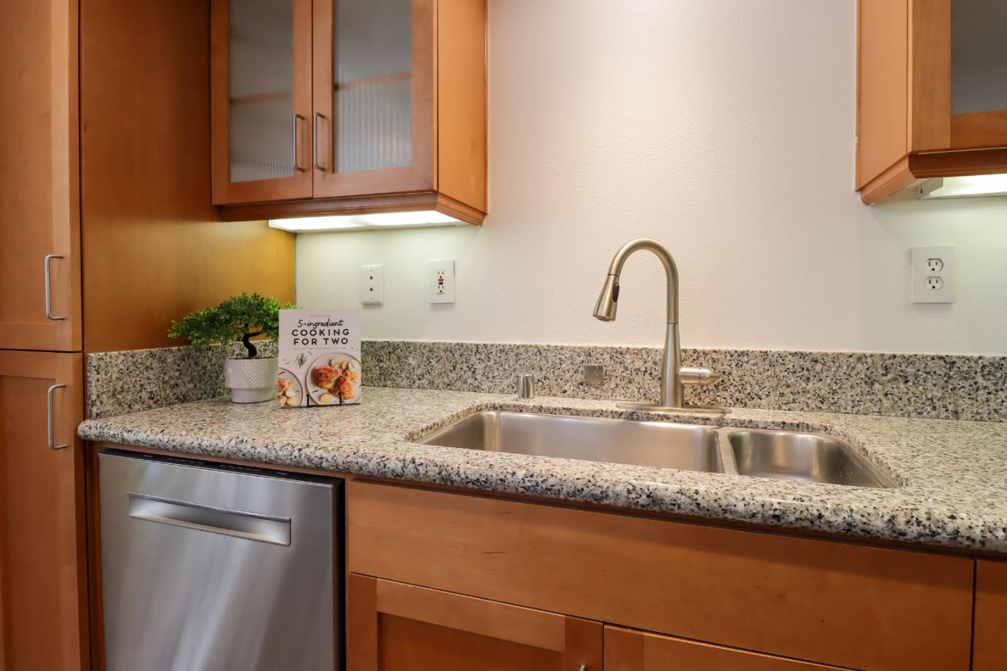 Detail Gallery Image 13 of 38 For 20 Ryland Park Dr #208,  San Jose,  CA 95110 - 1 Beds | 1/1 Baths