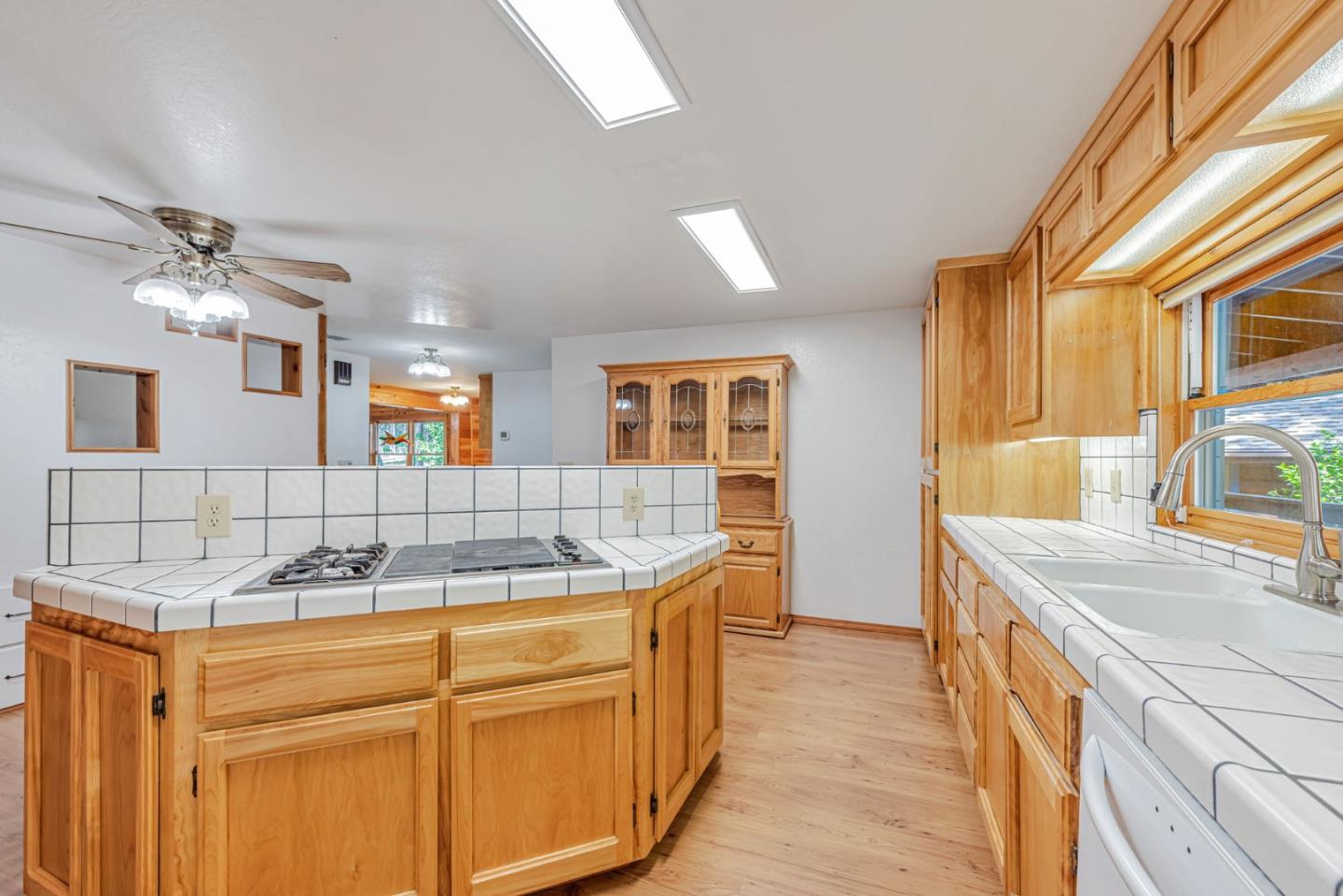 Detail Gallery Image 14 of 55 For 5753 Overland Way, Placerville,  CA 95667 - 3 Beds | 2/1 Baths