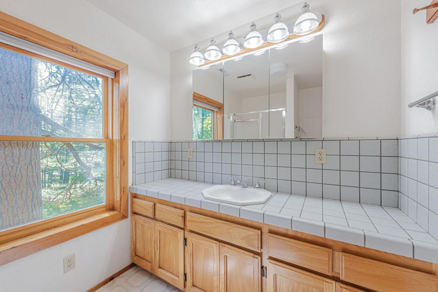 Detail Gallery Image 21 of 55 For 5753 Overland Way, Placerville,  CA 95667 - 3 Beds | 2/1 Baths
