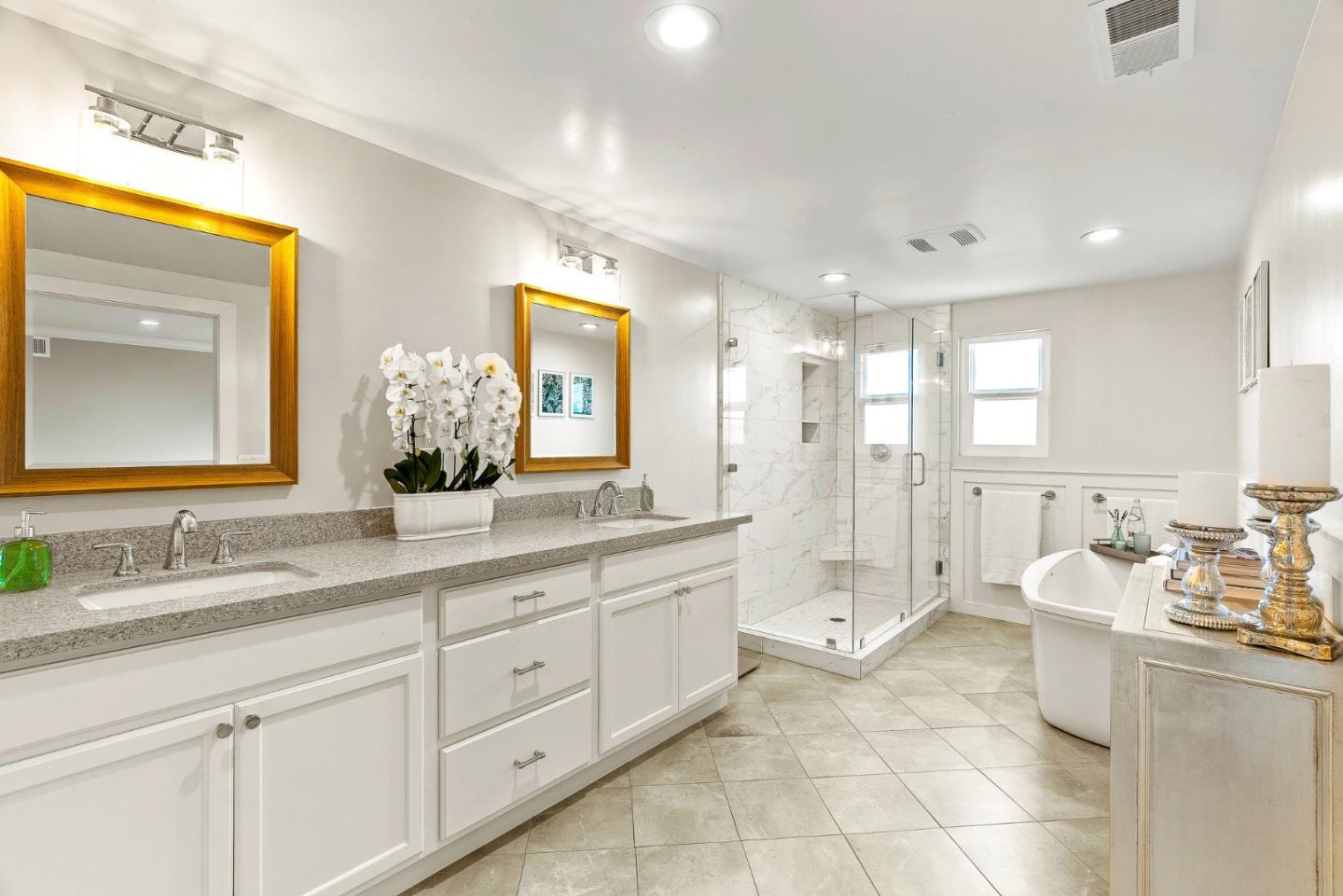 Detail Gallery Image 12 of 27 For 22390 Ortega Dr, Salinas,  CA 93908 - 4 Beds | 3 Baths