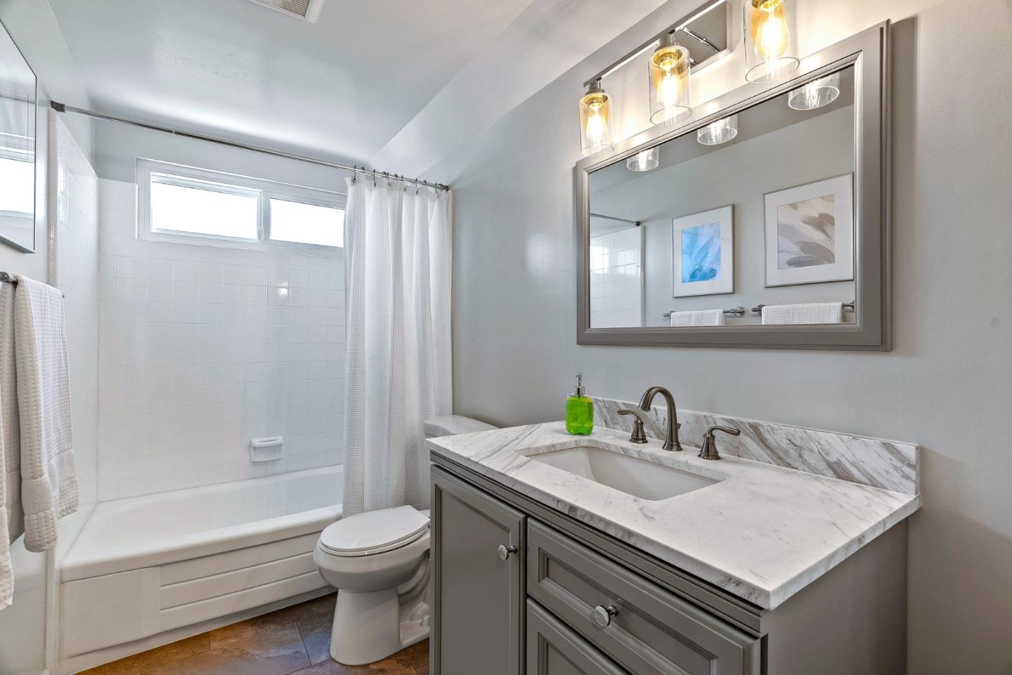 Detail Gallery Image 17 of 27 For 22390 Ortega Dr, Salinas,  CA 93908 - 4 Beds | 3 Baths