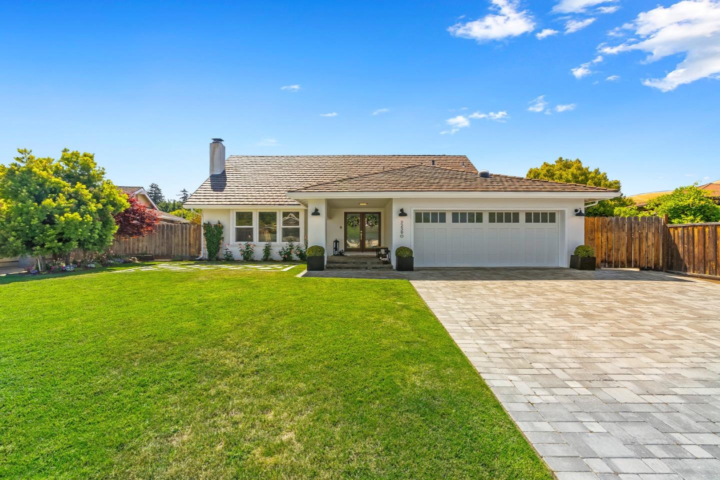 Detail Gallery Image 2 of 27 For 22390 Ortega Dr, Salinas,  CA 93908 - 4 Beds | 3 Baths
