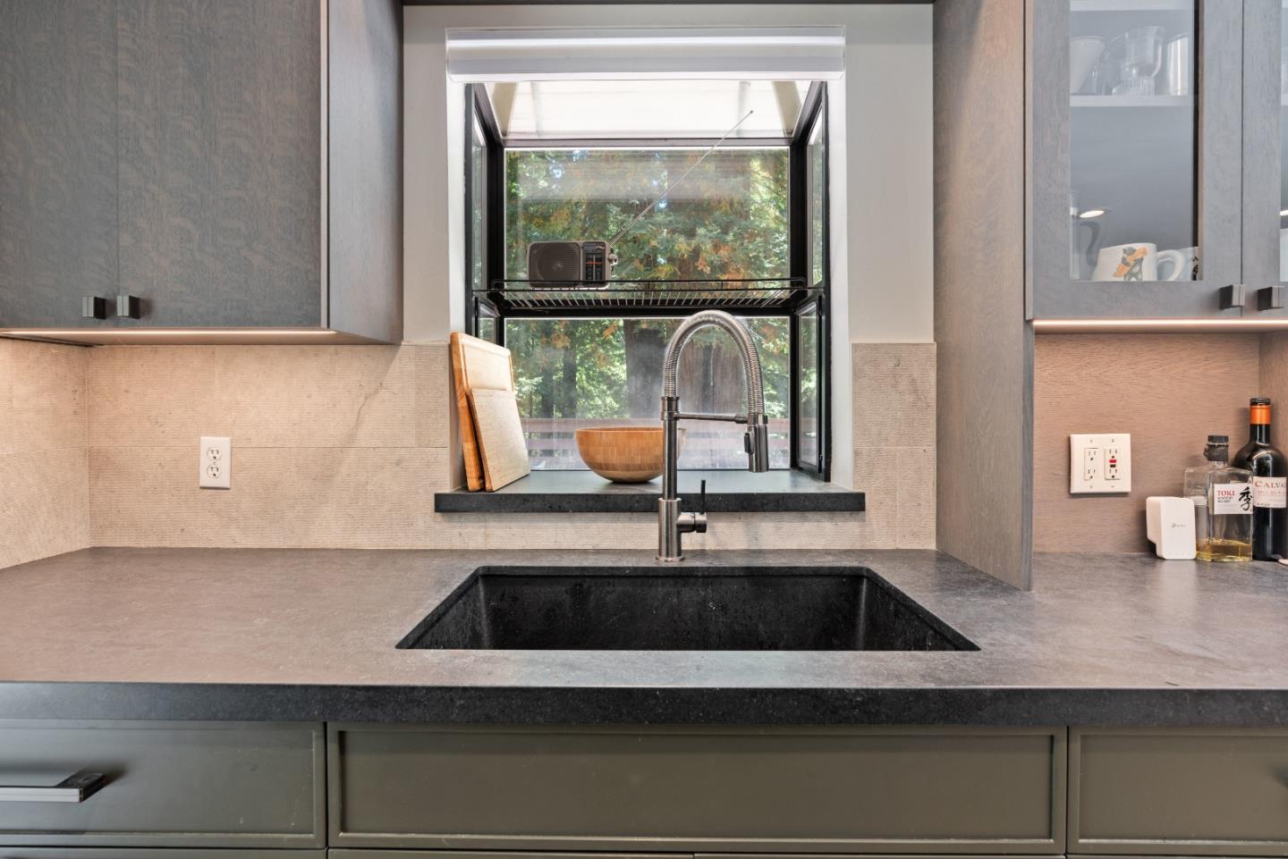 Detail Gallery Image 13 of 52 For 2305 Bear Canyon Rd, Los Gatos,  CA 95033 - 3 Beds | 2 Baths