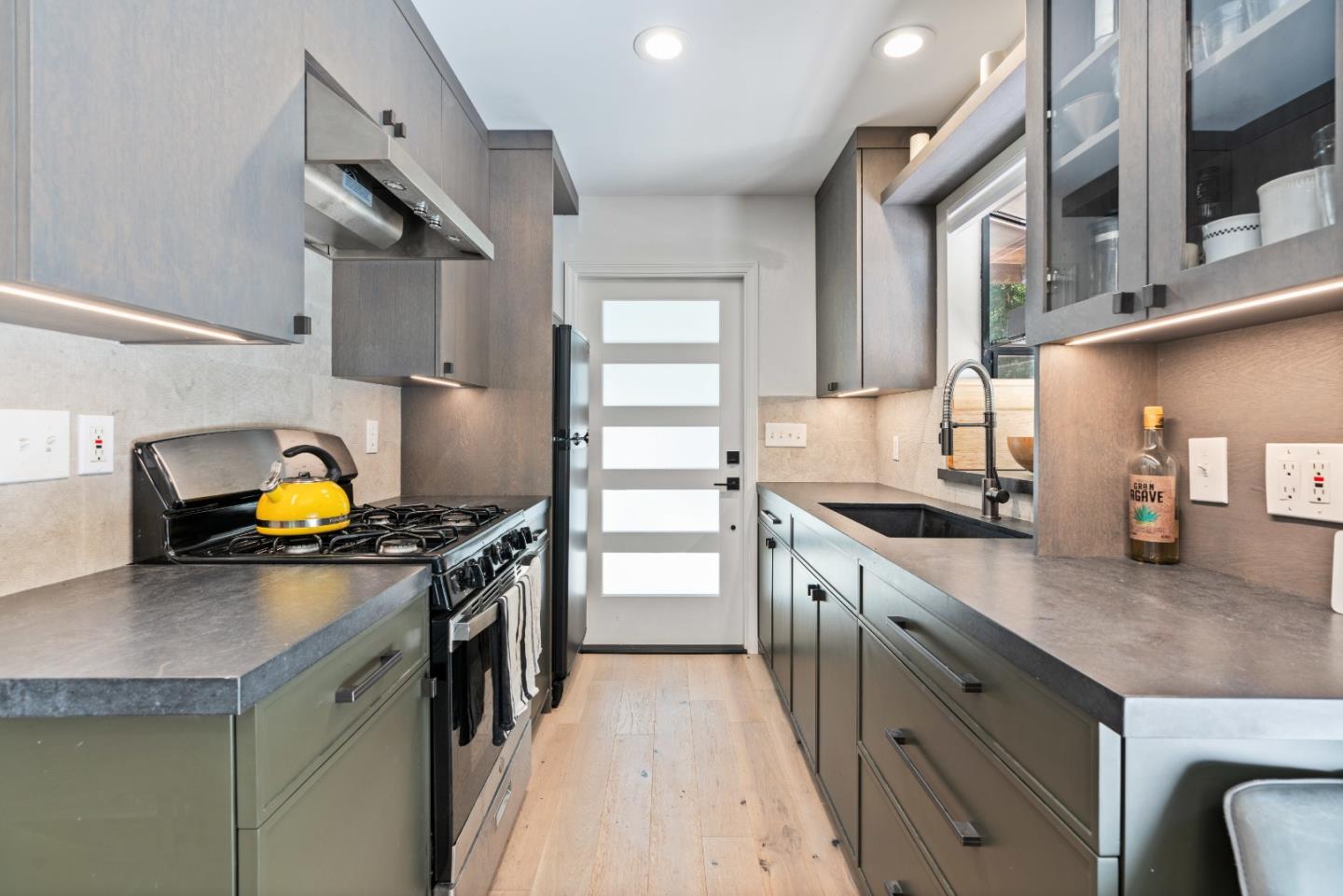 Detail Gallery Image 9 of 52 For 2305 Bear Canyon Rd, Los Gatos,  CA 95033 - 3 Beds | 2 Baths