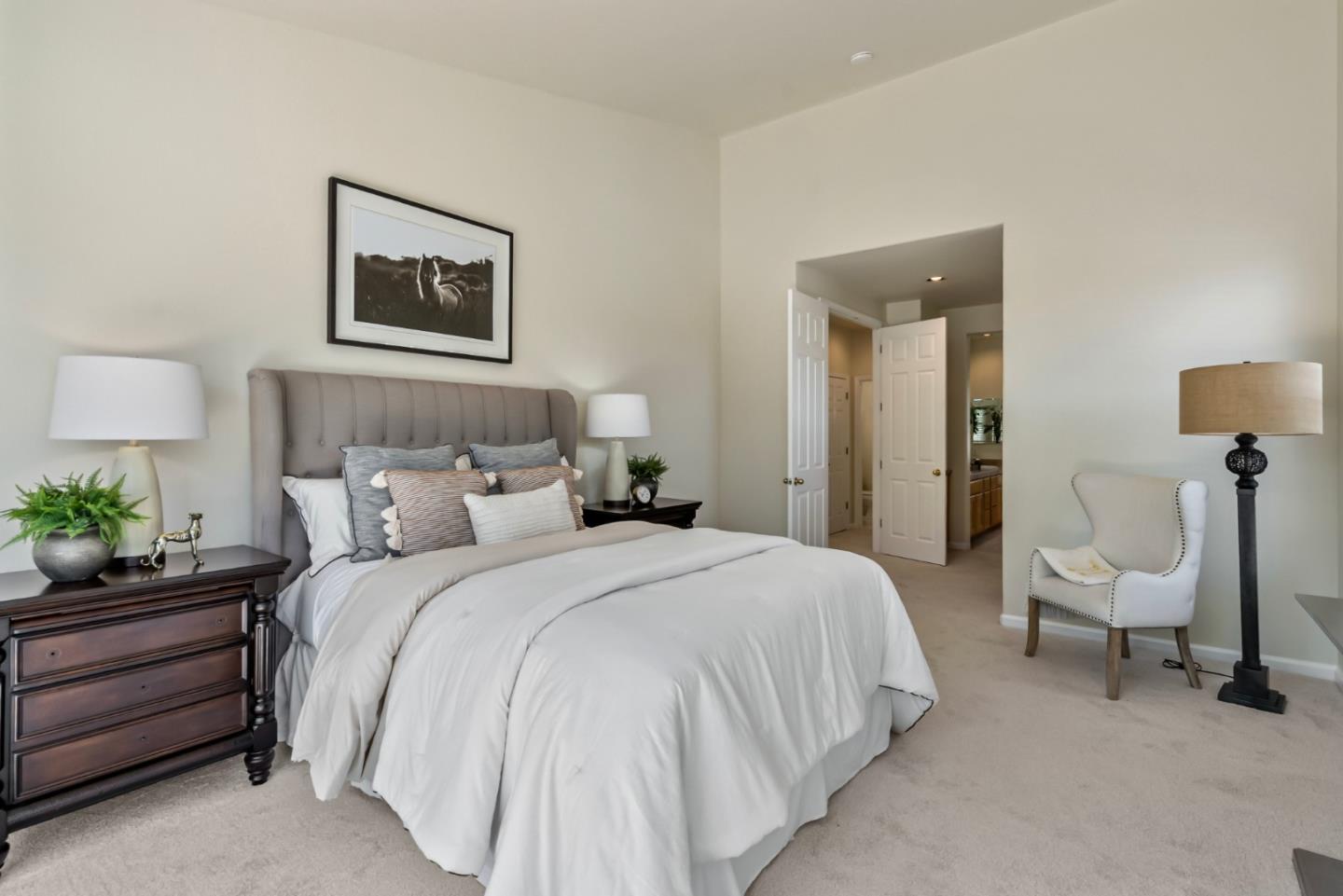 Detail Gallery Image 15 of 48 For 901 Stone Bridge Trail, Hollister,  CA 95023 - 3 Beds | 2/1 Baths