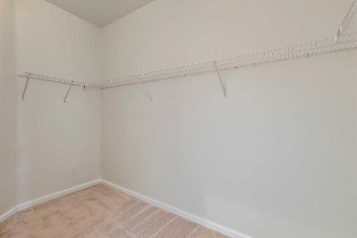 Detail Gallery Image 16 of 48 For 901 Stone Bridge Trail, Hollister,  CA 95023 - 3 Beds | 2/1 Baths
