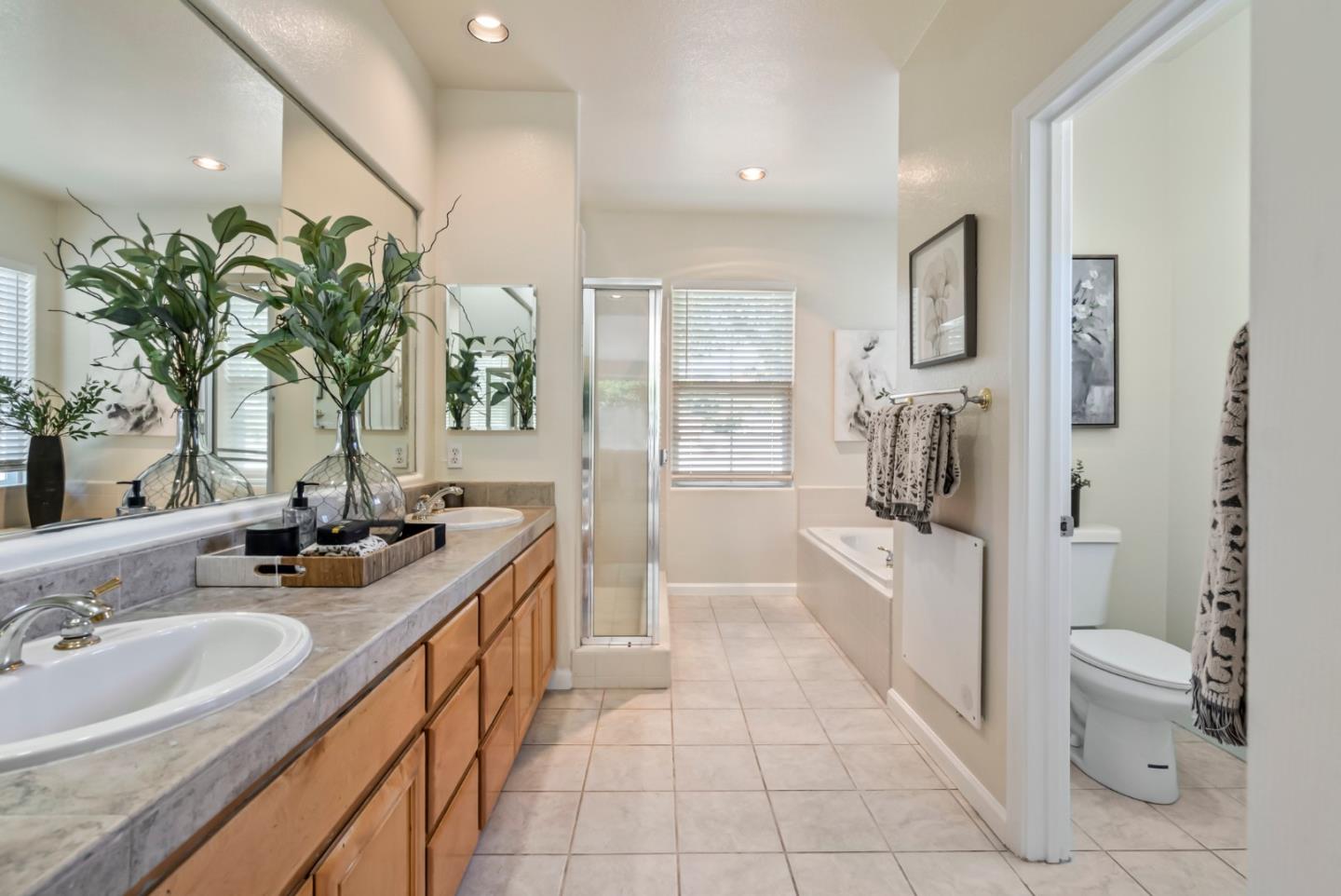 Detail Gallery Image 17 of 48 For 901 Stone Bridge Trail, Hollister,  CA 95023 - 3 Beds | 2/1 Baths