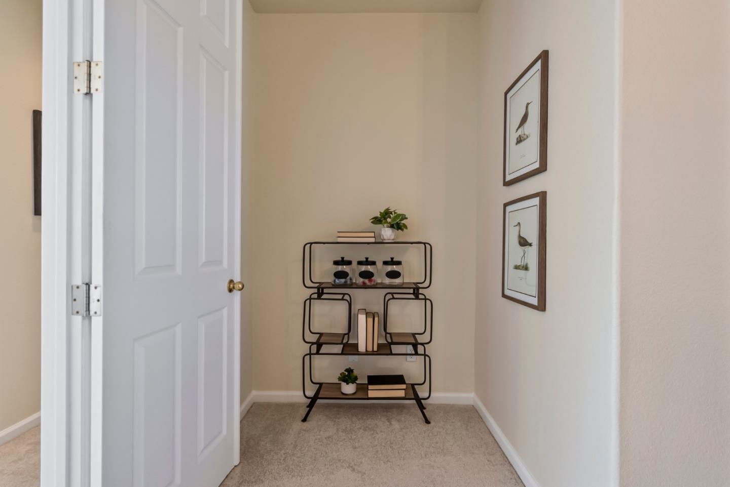 Detail Gallery Image 22 of 48 For 901 Stone Bridge Trail, Hollister,  CA 95023 - 3 Beds | 2/1 Baths