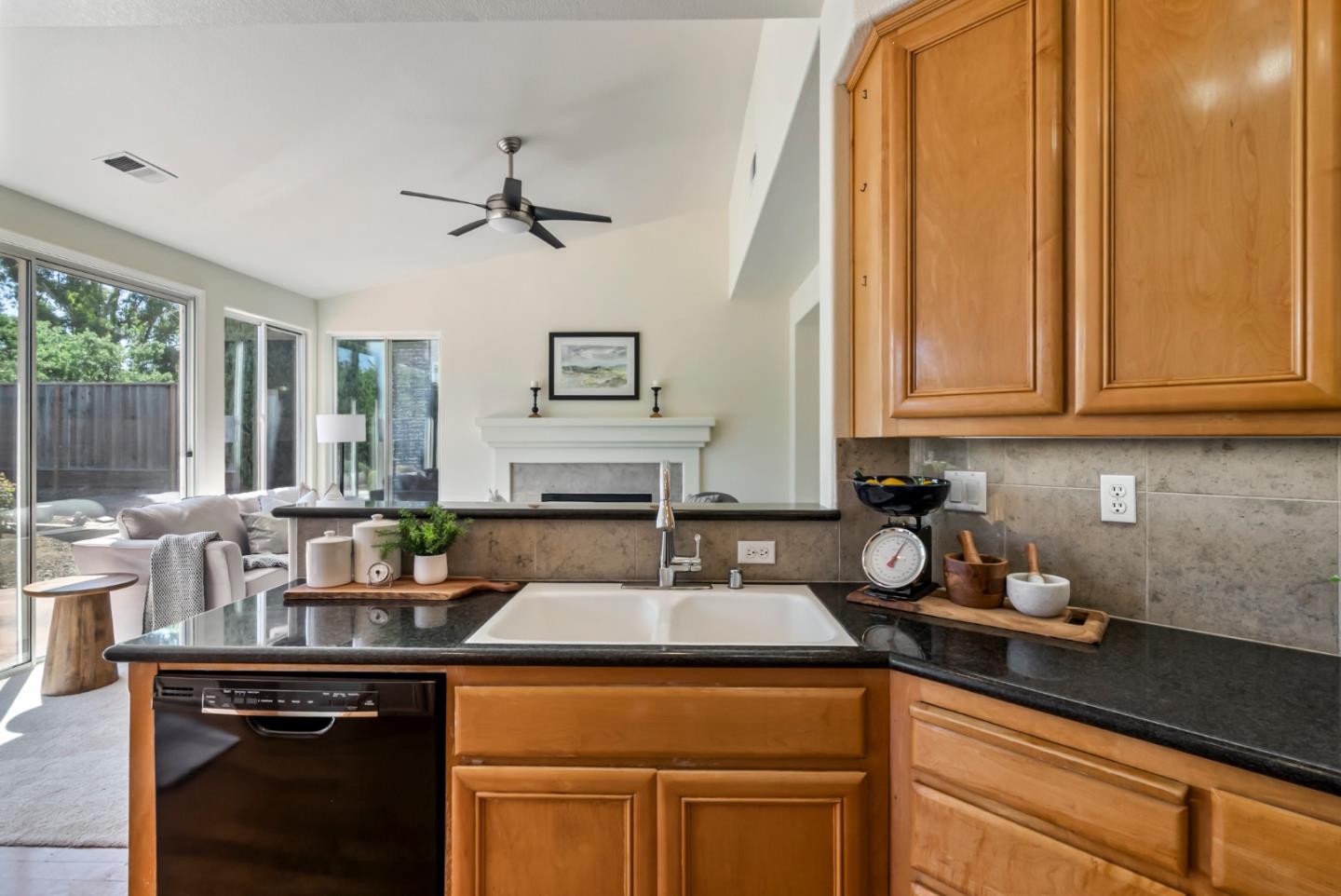 Detail Gallery Image 29 of 48 For 901 Stone Bridge Trail, Hollister,  CA 95023 - 3 Beds | 2/1 Baths