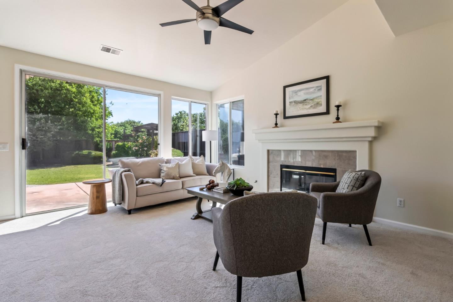 Detail Gallery Image 33 of 48 For 901 Stone Bridge Trail, Hollister,  CA 95023 - 3 Beds | 2/1 Baths
