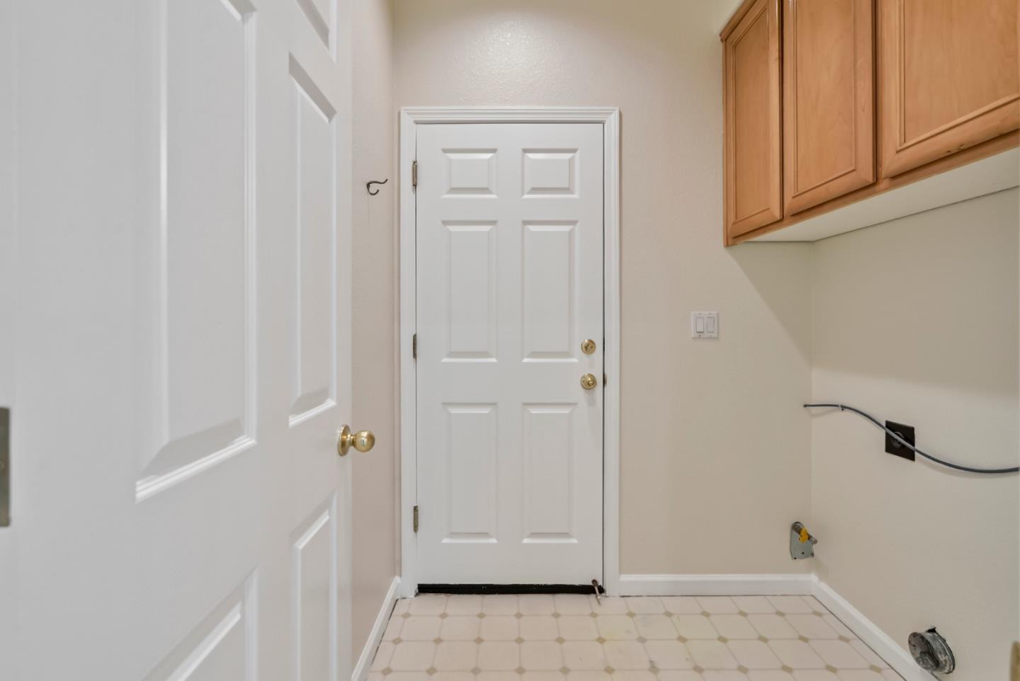 Detail Gallery Image 40 of 48 For 901 Stone Bridge Trail, Hollister,  CA 95023 - 3 Beds | 2/1 Baths