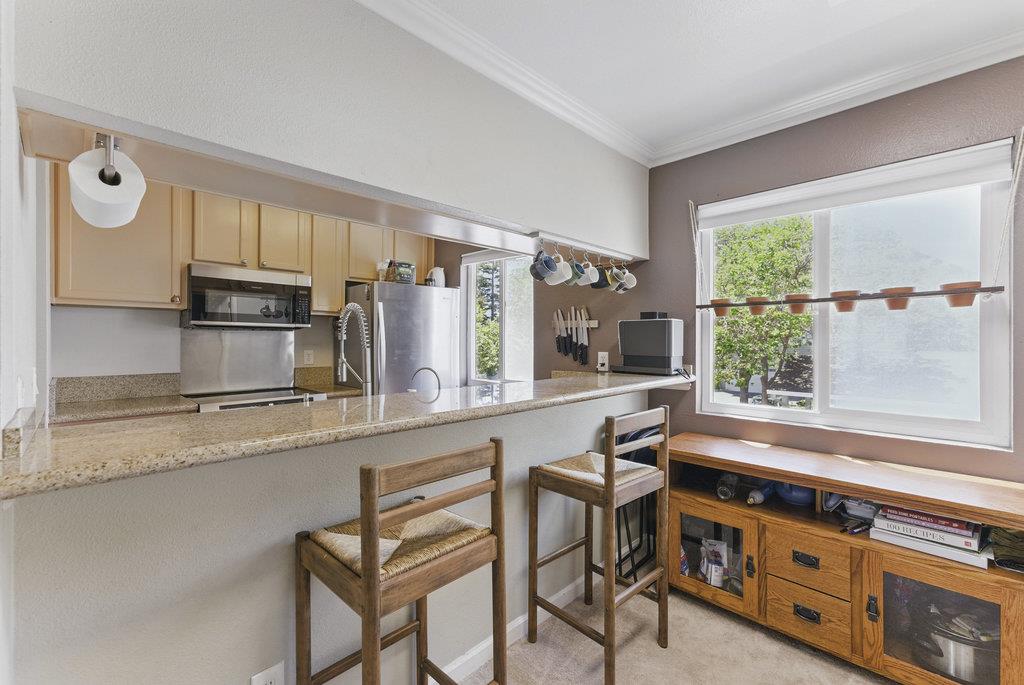 Detail Gallery Image 9 of 24 For 41 Grandview St #405,  Santa Cruz,  CA 95060 - 2 Beds | 2/1 Baths