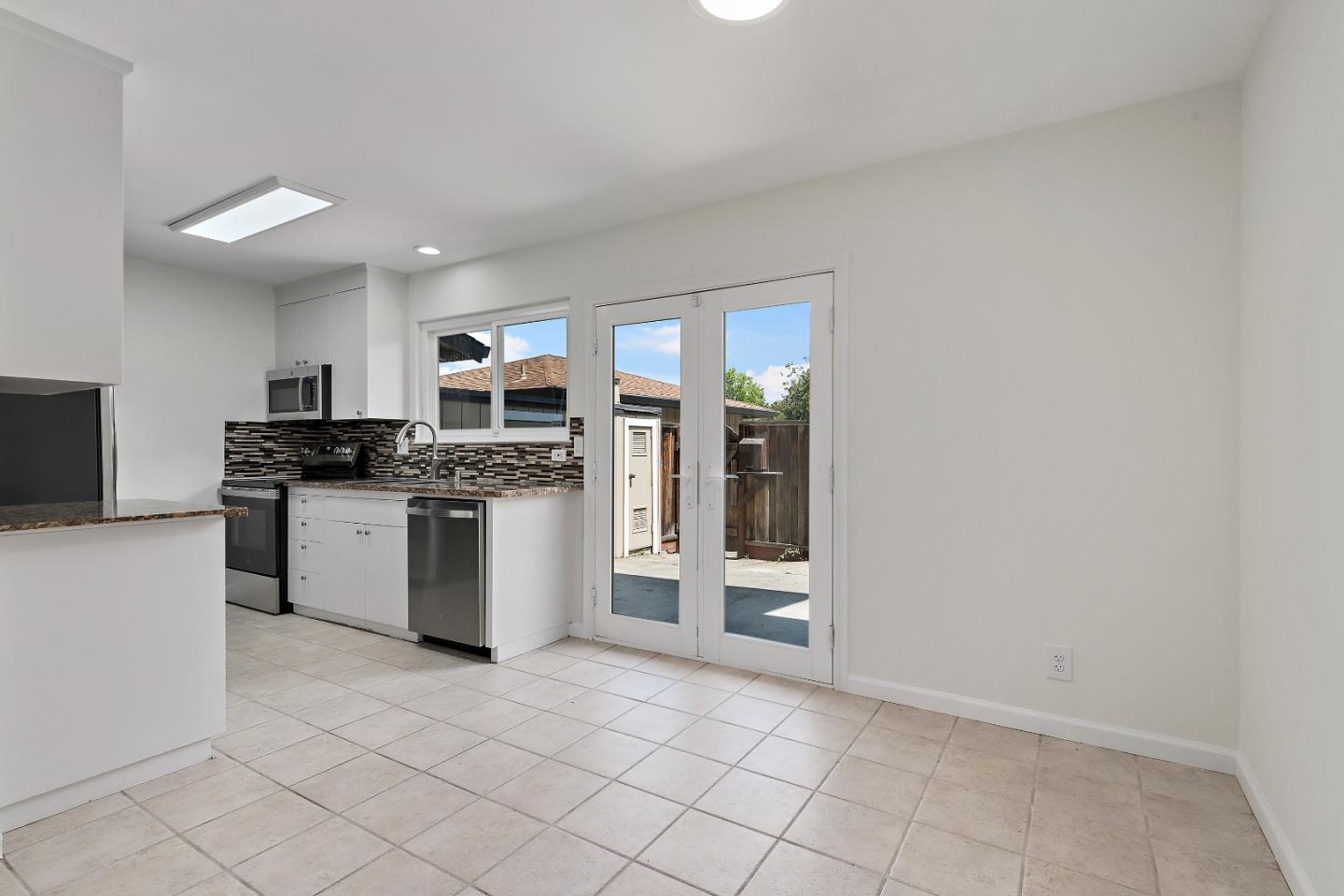 Detail Gallery Image 5 of 23 For 38043 Buxton Cmn, Fremont,  CA 94536 - 3 Beds | 1/1 Baths