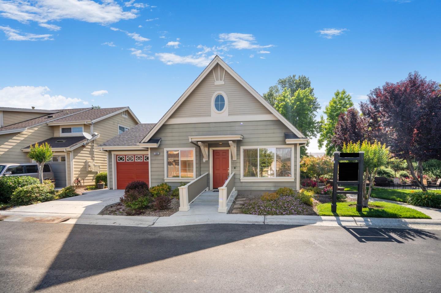 Detail Gallery Image 4 of 26 For 1501 Bianca Way, Gilroy,  CA 95020 - 1 Beds | 1 Baths