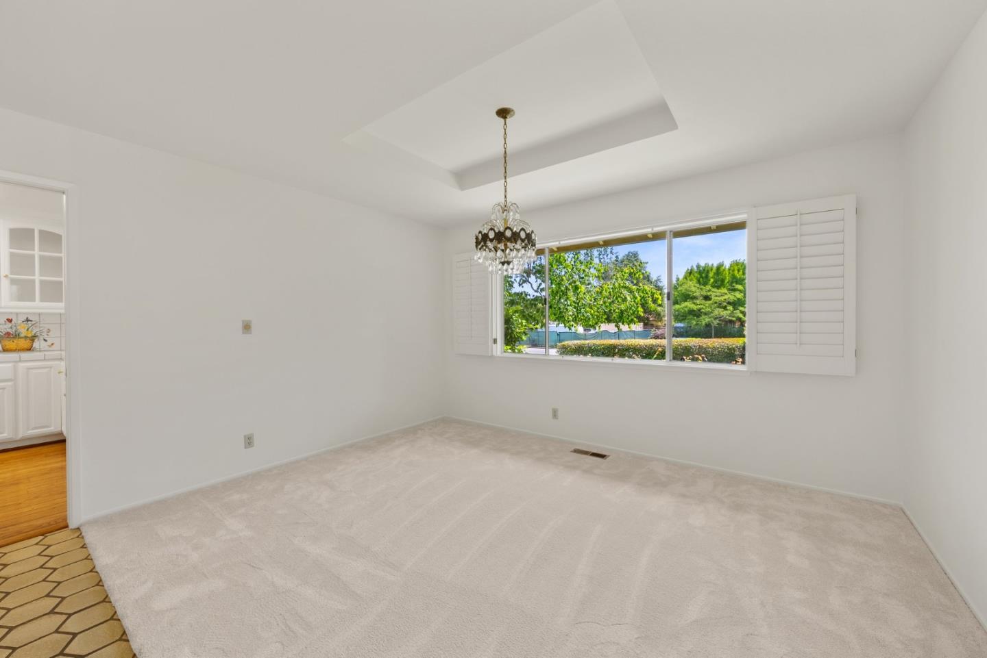 Detail Gallery Image 10 of 59 For 19363 Athos Pl, Saratoga,  CA 95070 - 5 Beds | 2/1 Baths