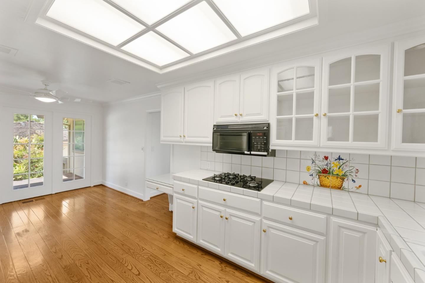 Detail Gallery Image 13 of 59 For 19363 Athos Pl, Saratoga,  CA 95070 - 5 Beds | 2/1 Baths