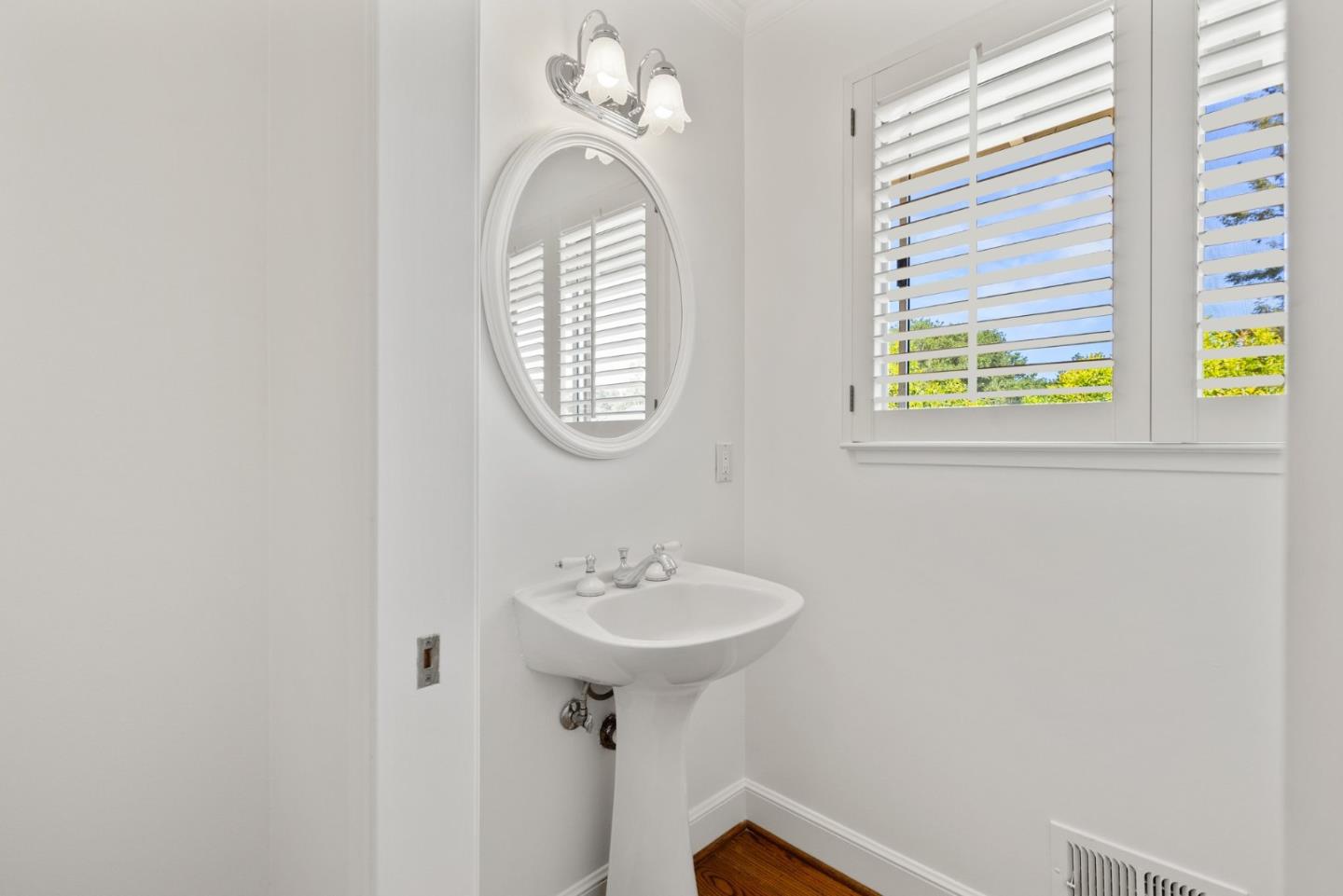 Detail Gallery Image 32 of 59 For 19363 Athos Pl, Saratoga,  CA 95070 - 5 Beds | 2/1 Baths