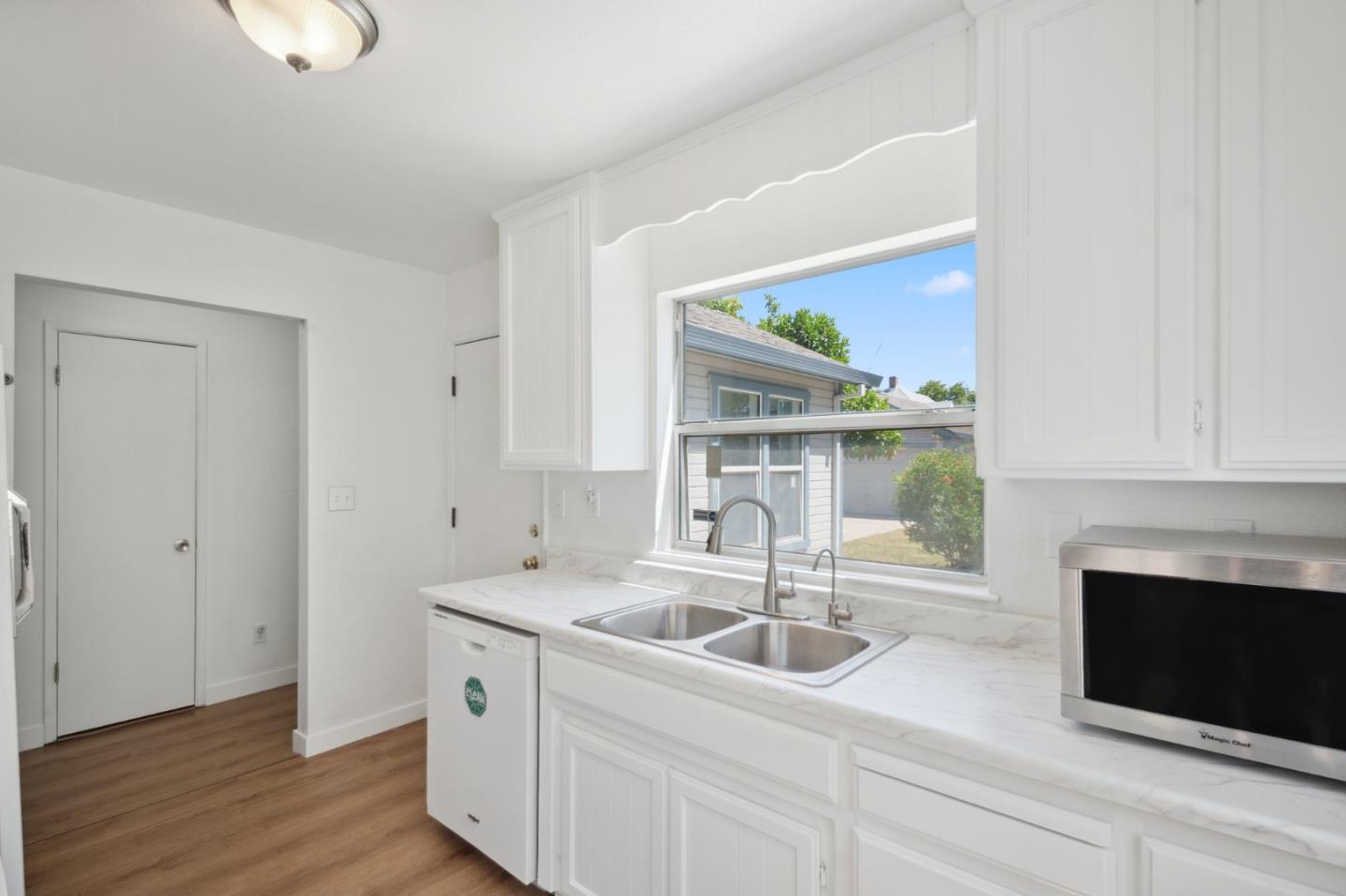 Detail Gallery Image 10 of 26 For 956 S 9th St, San Jose,  CA 95112 - 3 Beds | 2 Baths