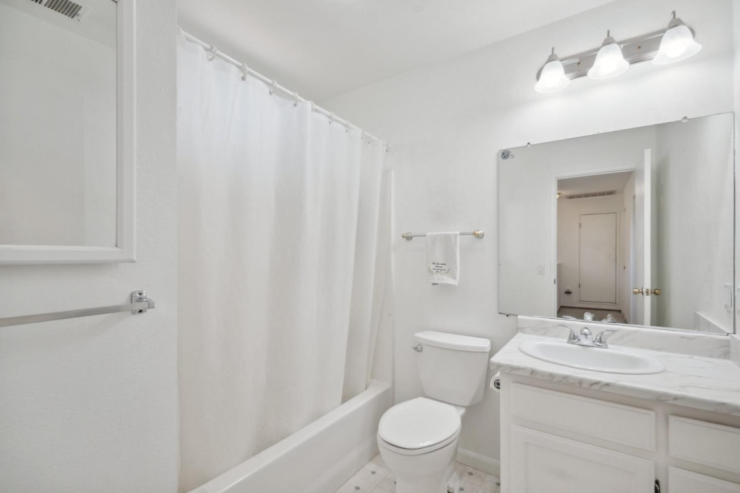 Detail Gallery Image 17 of 26 For 956 S 9th St, San Jose,  CA 95112 - 3 Beds | 2 Baths