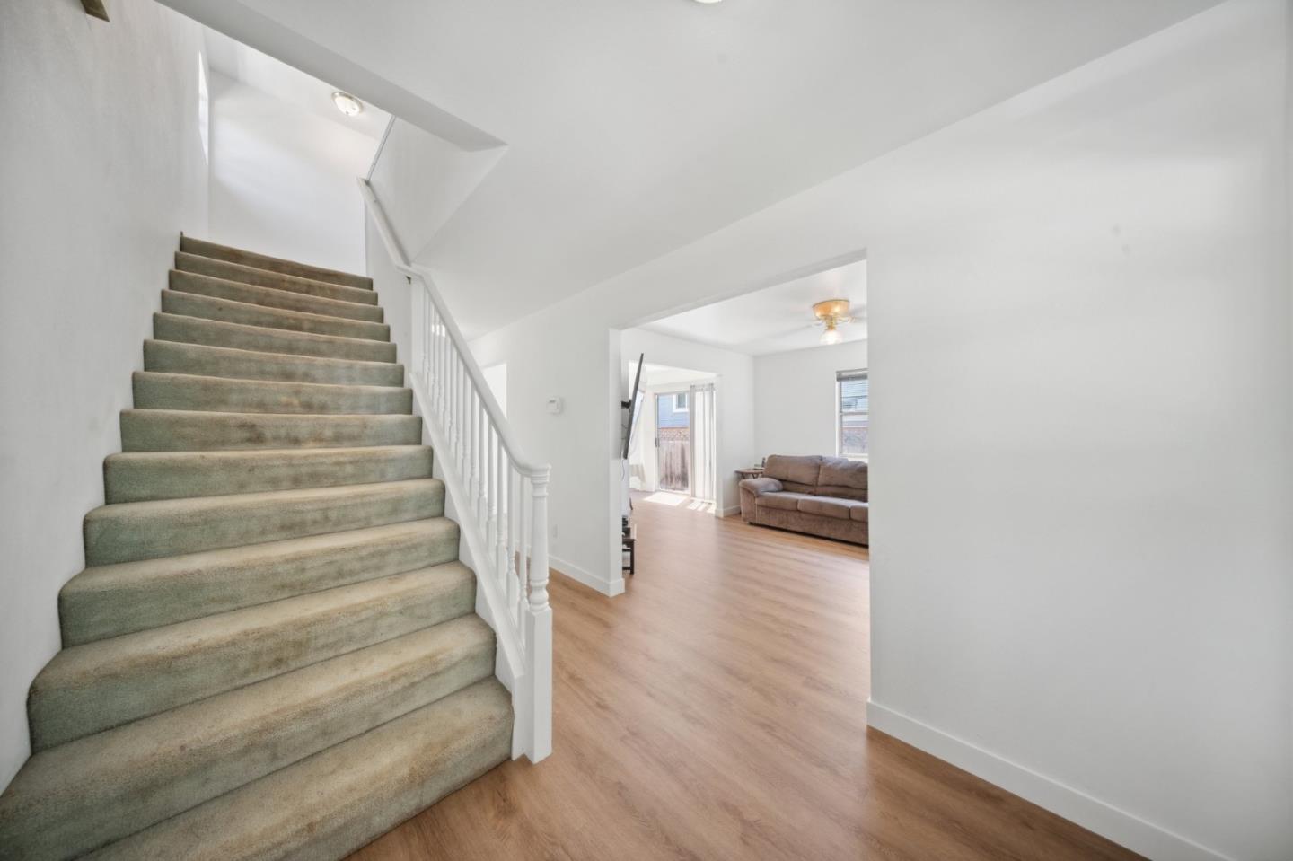 Detail Gallery Image 5 of 26 For 956 S 9th St, San Jose,  CA 95112 - 3 Beds | 2 Baths
