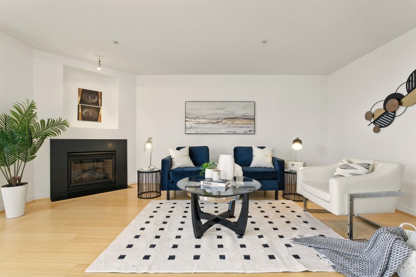 Detail Gallery Image 11 of 98 For 3208 Pierce St #406,  San Francisco,  CA 94123 - 2 Beds | 2/1 Baths