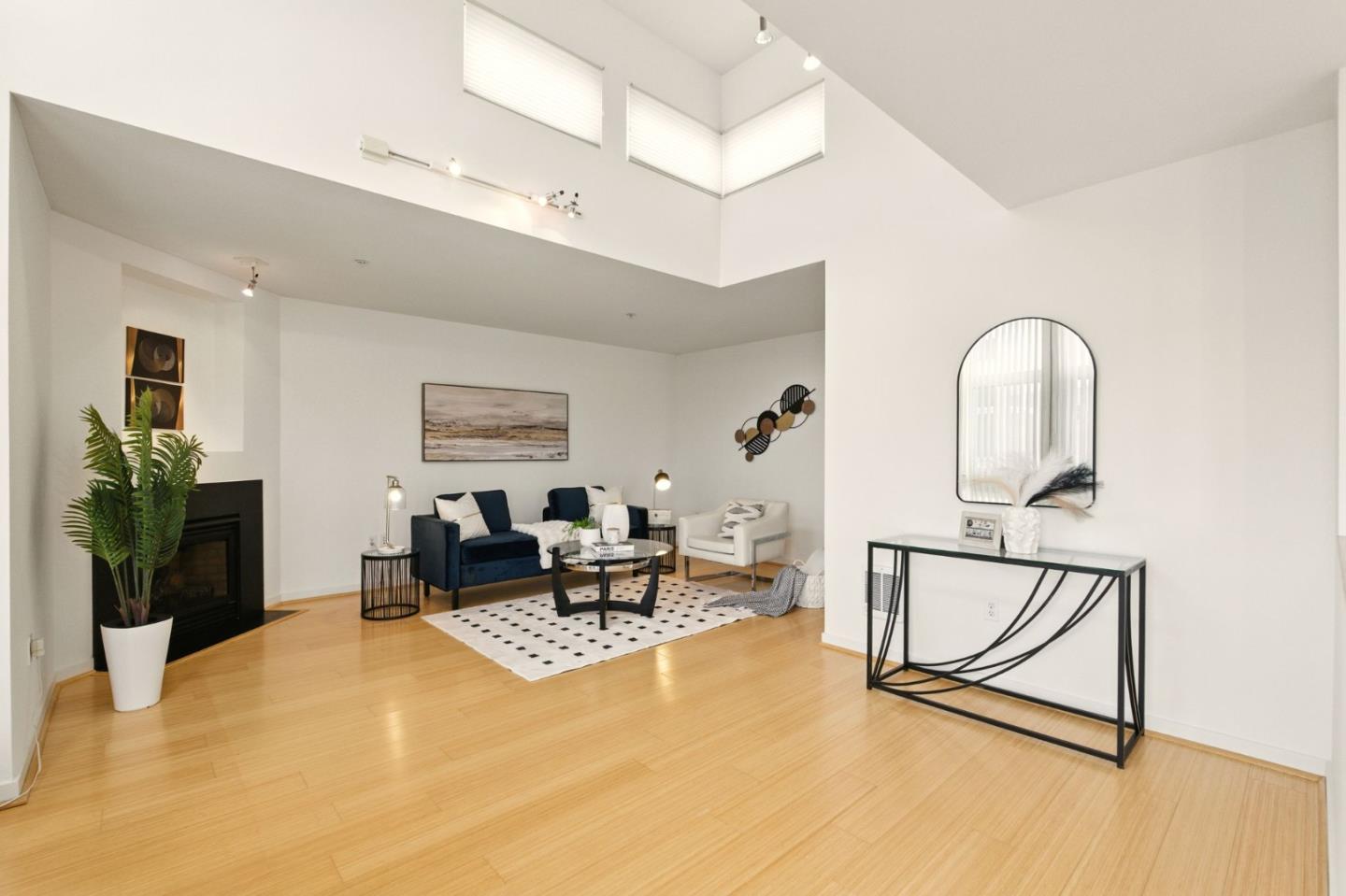 Detail Gallery Image 13 of 98 For 3208 Pierce St #406,  San Francisco,  CA 94123 - 2 Beds | 2/1 Baths
